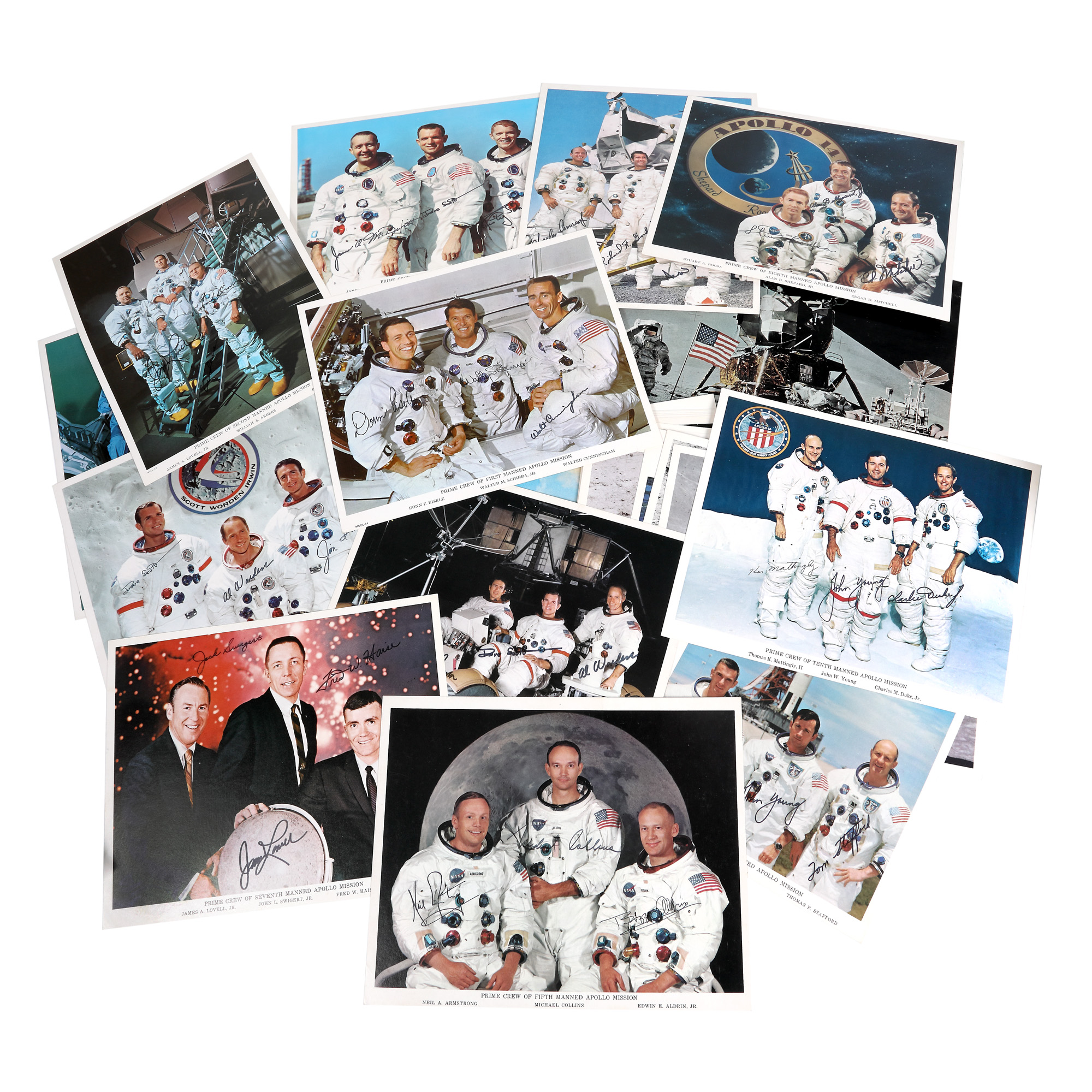Set consisting of 40 photographs including 11 with autographs of the astronauts who composed the Apollo and Gemini crews, including six publicity brochures and five official NASA correspondence, 1970-1972