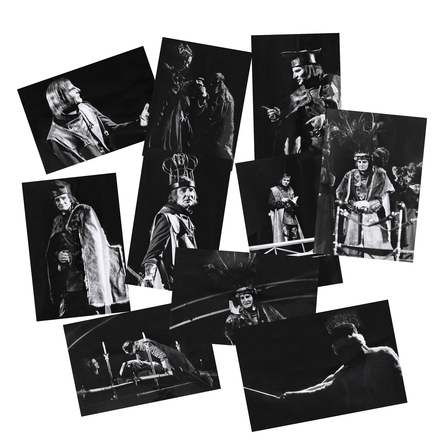 Lot format din zece fotografii ilustrându-l pe Radu Beligan în rolul regelui Richard al III-lea, provine din colecția actorului Radu Beligan, 1976, fotograf Ion Miclea