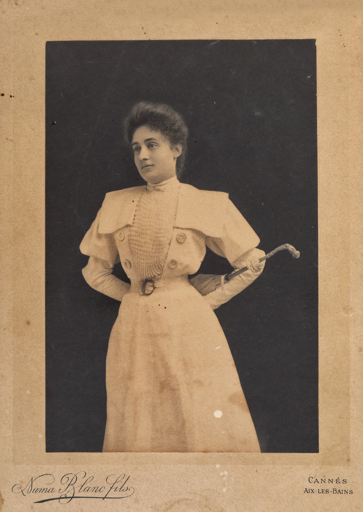 Photograph illustrating Elisa Missir, Numa Blanc Fils studio, Cannes, approximately 1905, from the collection of literary critic Șerban Cioculescu 
