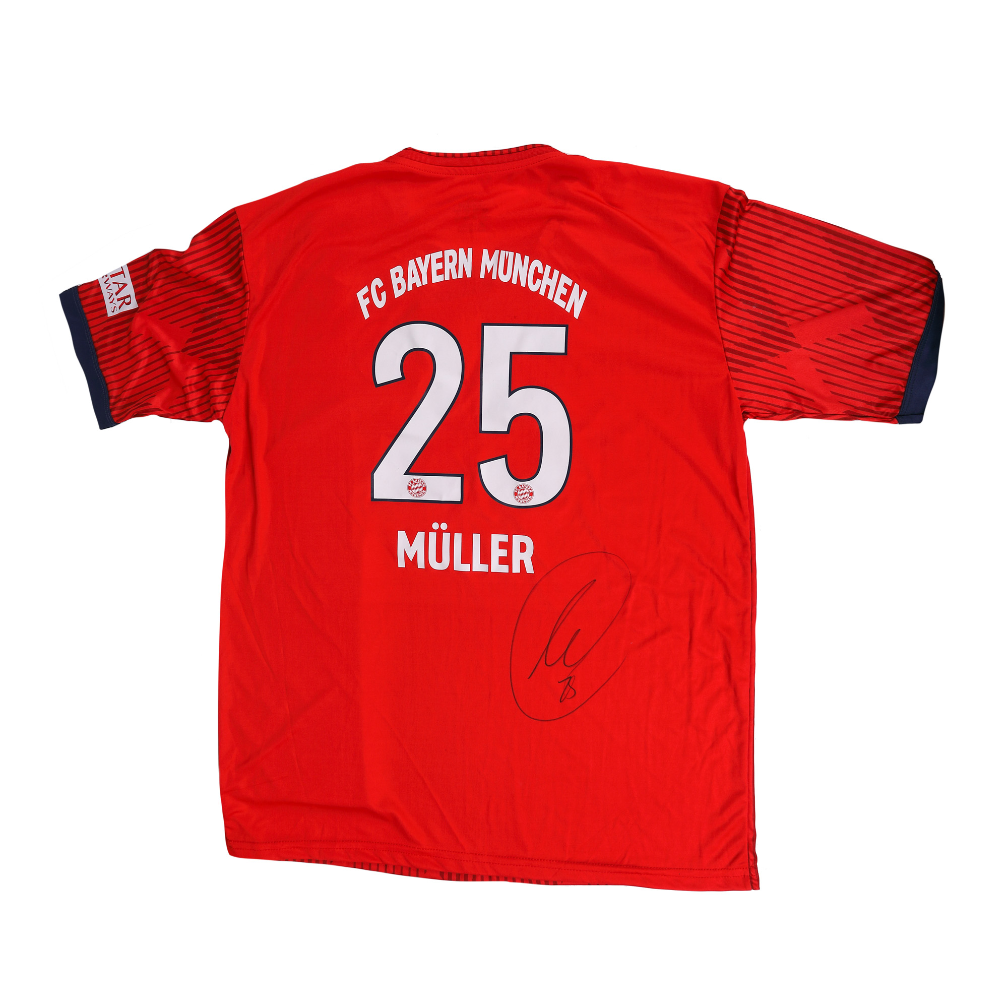 Tricou ce a aparținut lui Thomas Müller, jucător la FC Bayern Munchen, cu semnătura olografă a sportivului