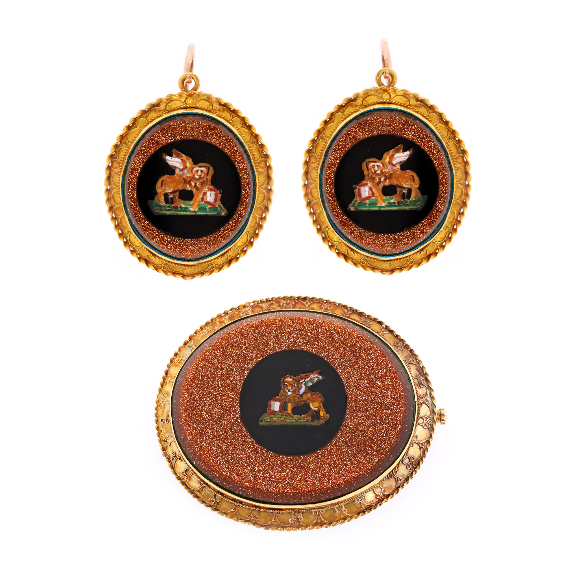 Gold set, consisting of a pair of earrings and a brooch, with micro-mosaic