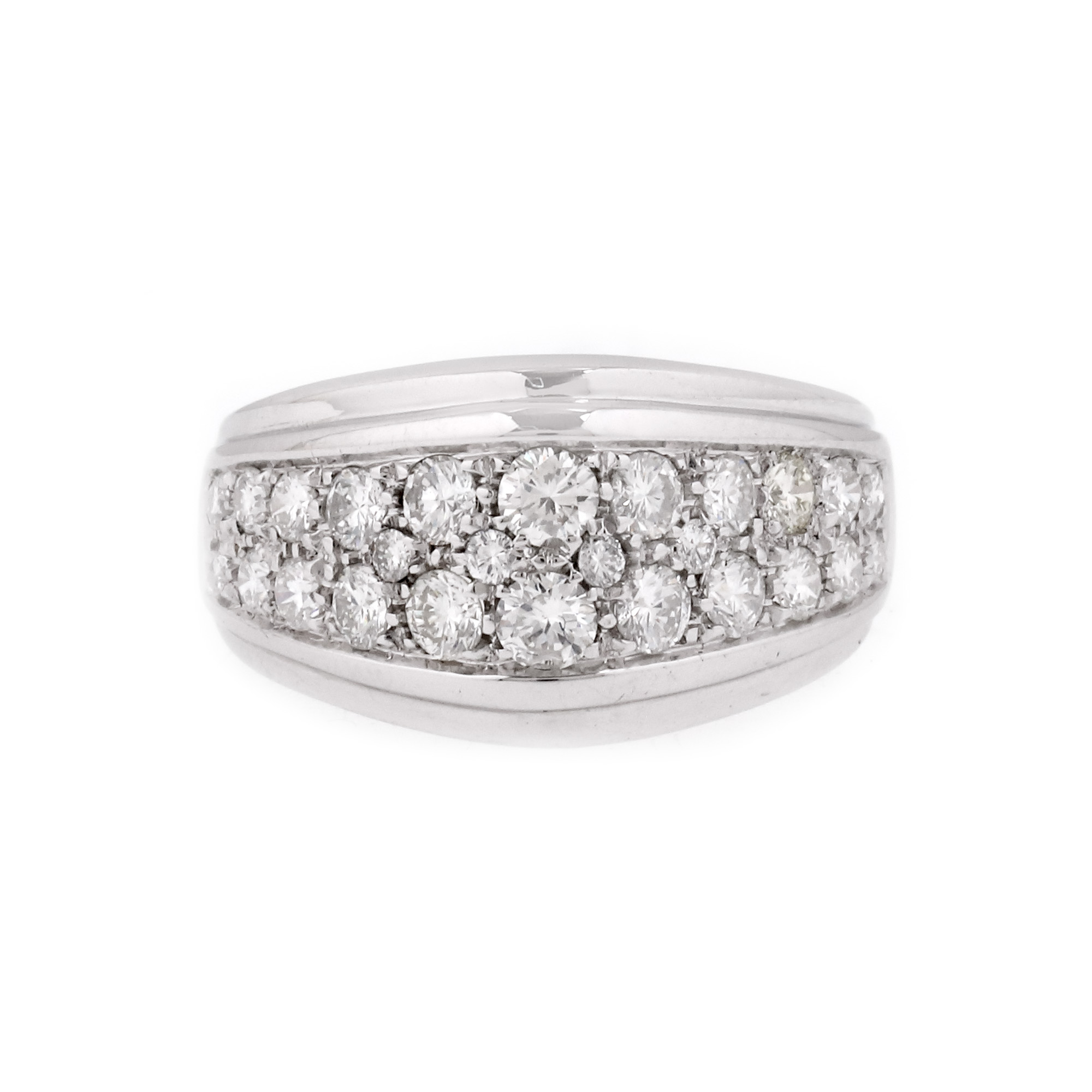 White gold ring, decorated with diamonds