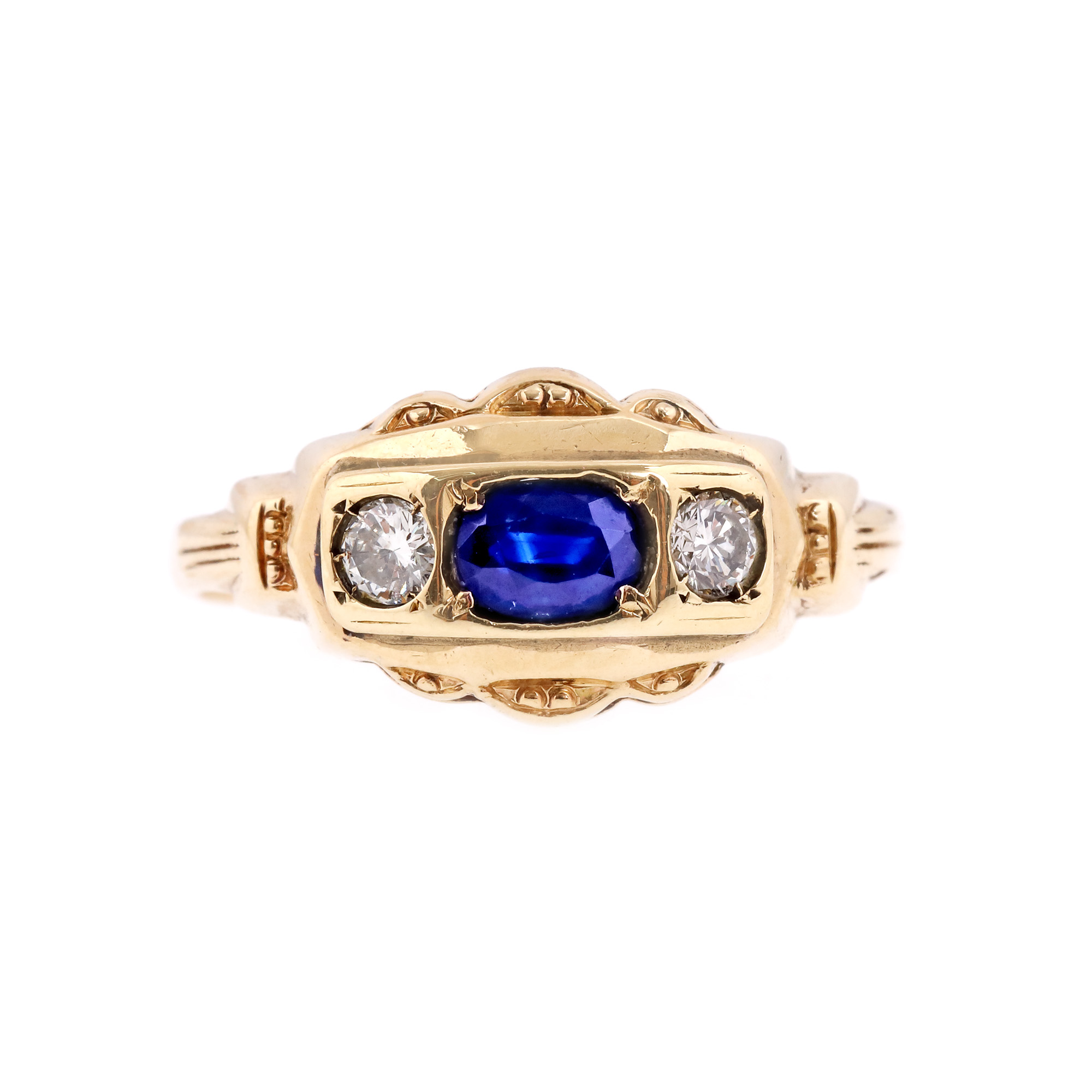 Gold ring, decorated with sapphire and diamonds