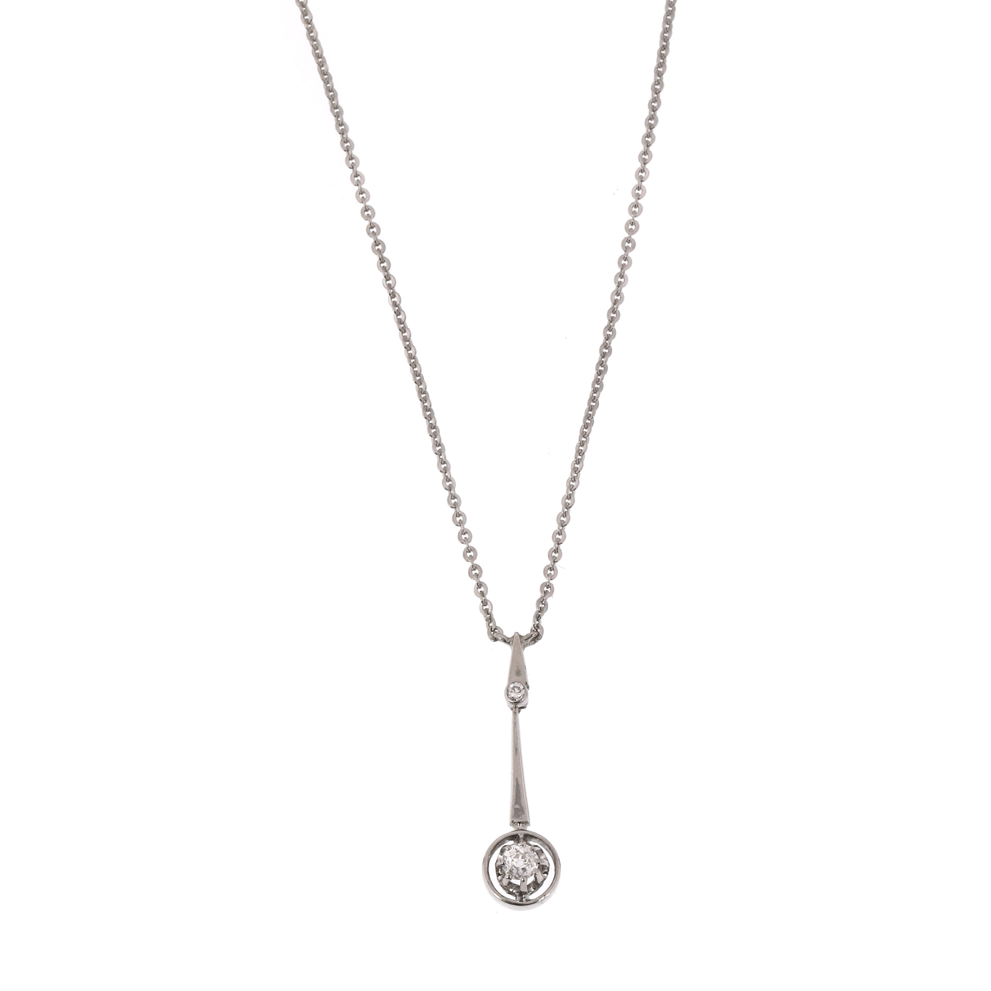 White gold and platinum necklace decorated with diamonds