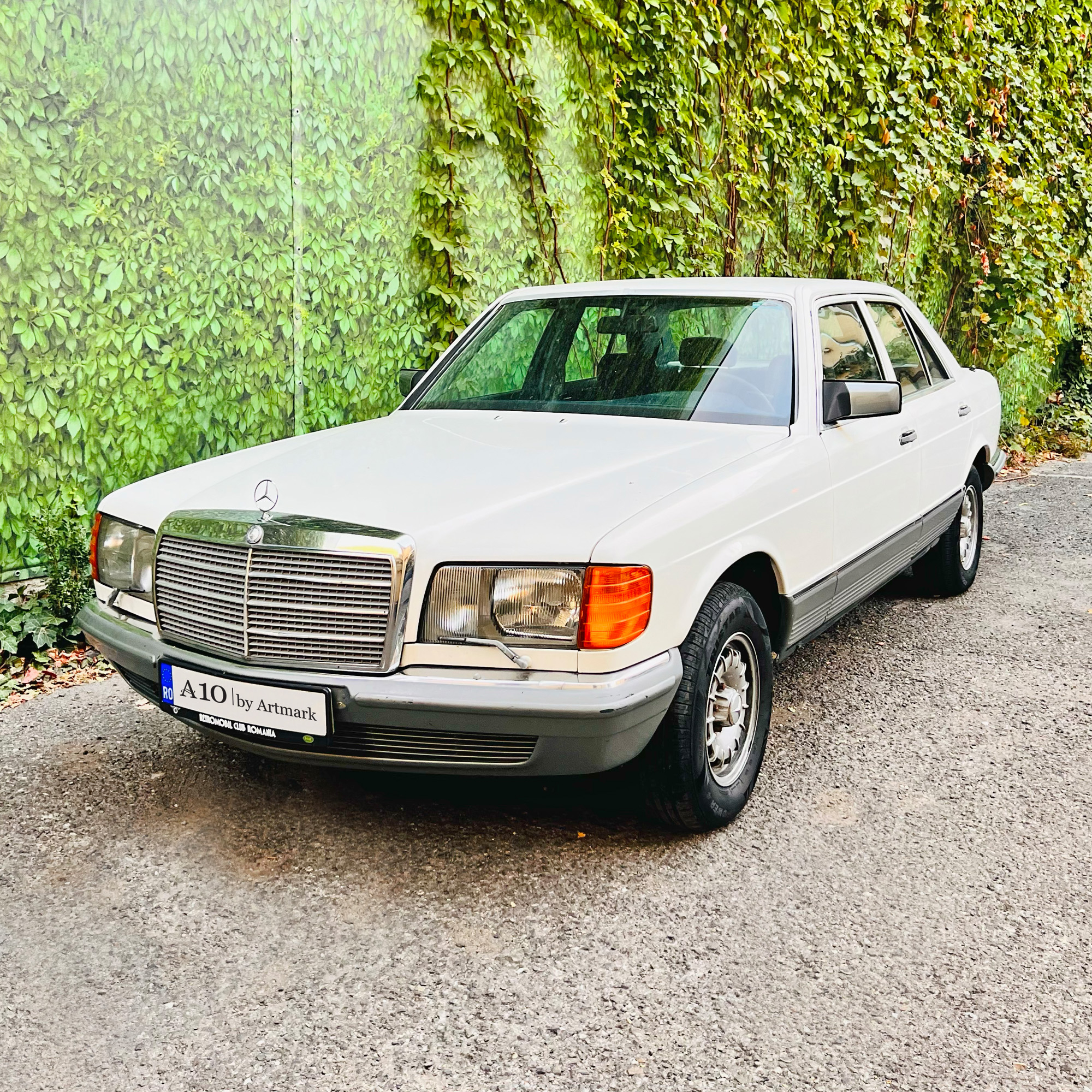 Automobil Mercedes W126 S380