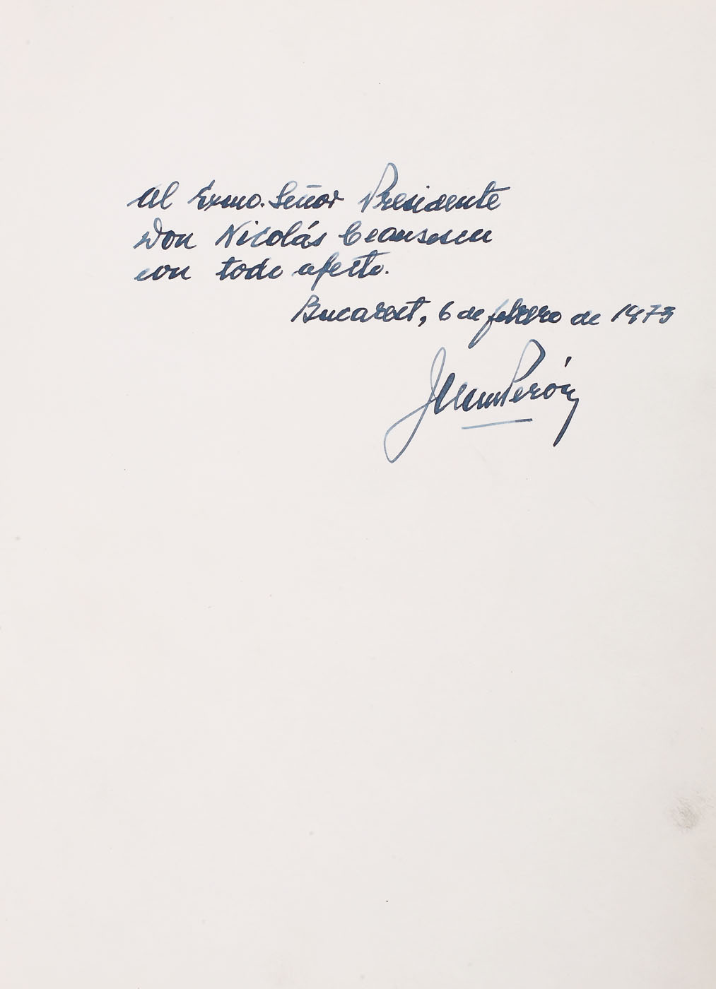Cadou oferit de preşedintele Argentinei Juan Perón, două tomuri "Las Bases" (numeroase imagini cu Evita și Isabel Perón), legate în piele, cu dedicaţia lui Perón pentru Nicolae Ceauşescu, piesă de colecţie, 1973