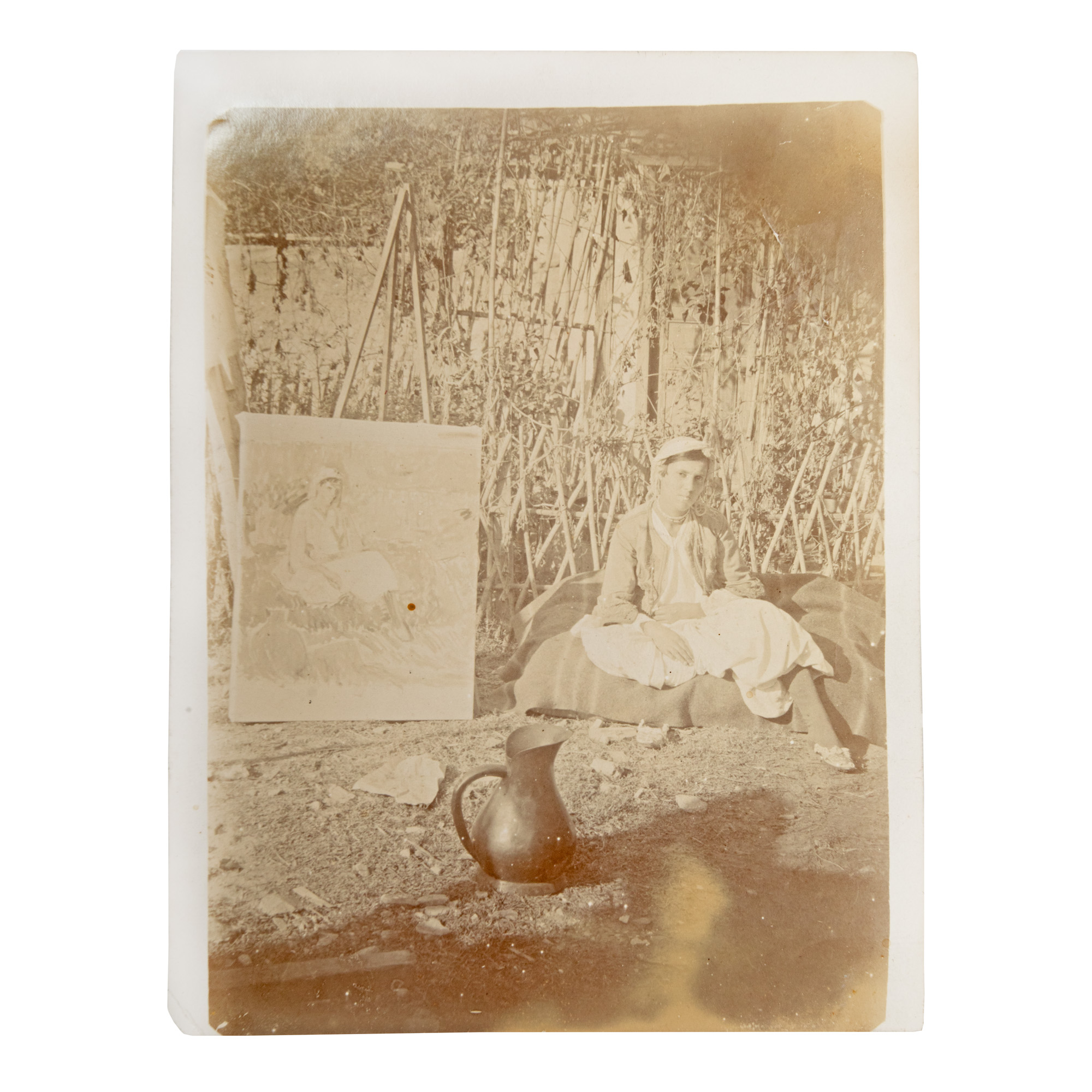 Fotografie ilustrând tabloul și modelul, realizată probabil de Samuel Mützner la Șopârlița, în Oltenia, cca. 1923, provine din colecția Rodica Maniu și Samuel Mützner 