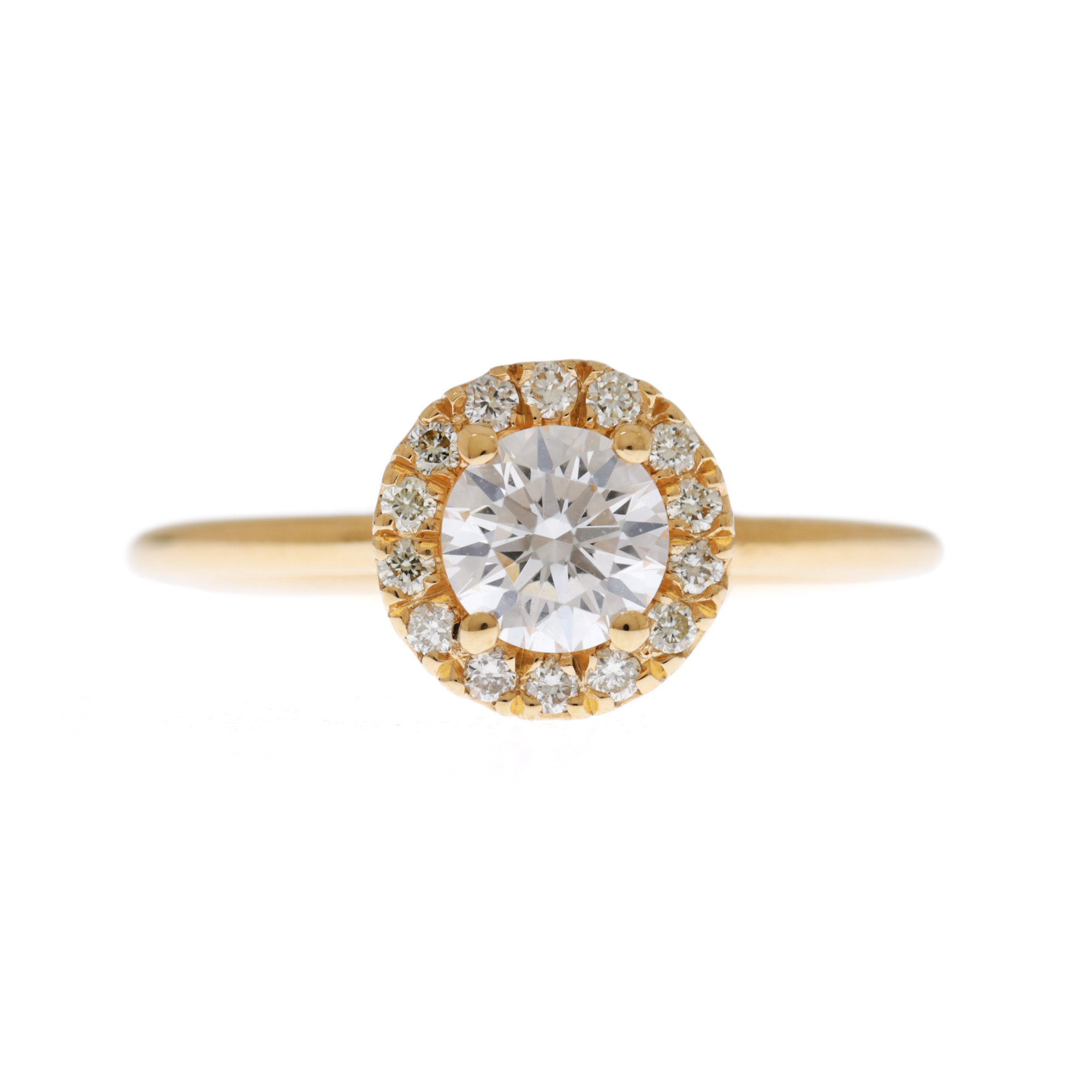Gold ring set with central diamond and other concentrically arranged diamonds, accompanied by AIG gemmological certificate