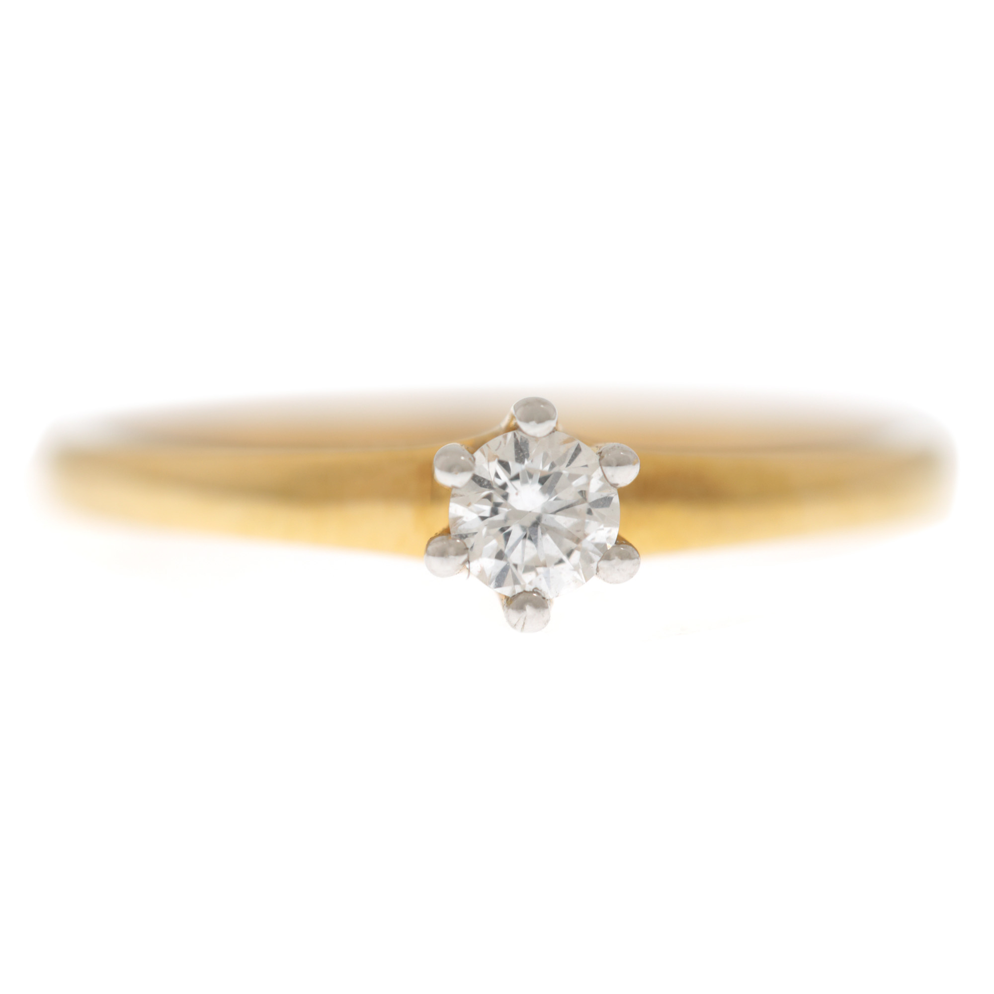 Inel din aur, decorat cu diamant solitaire