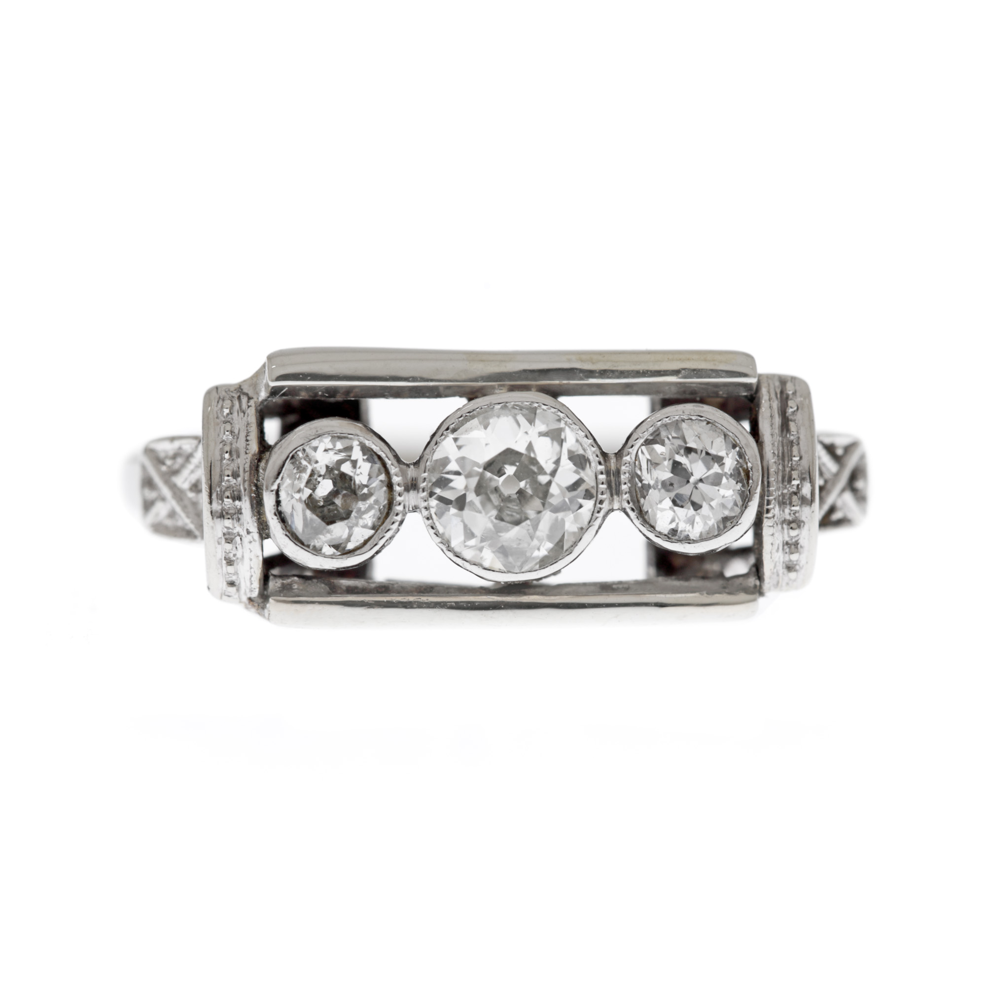 Inel Art Deco din aur alb, decorat cu diamante, cca. 1930