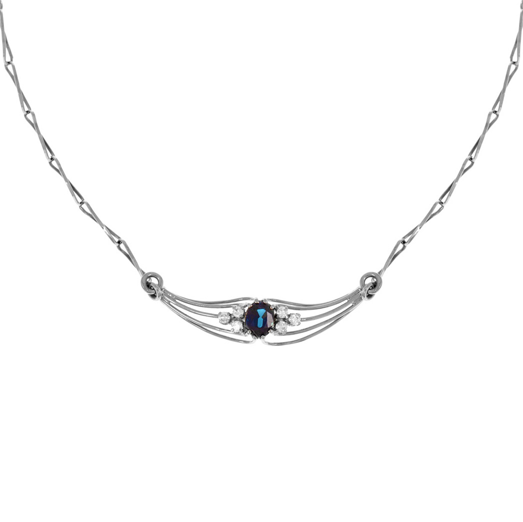 Elegant colier din aur alb, decorat cu safir și diamante