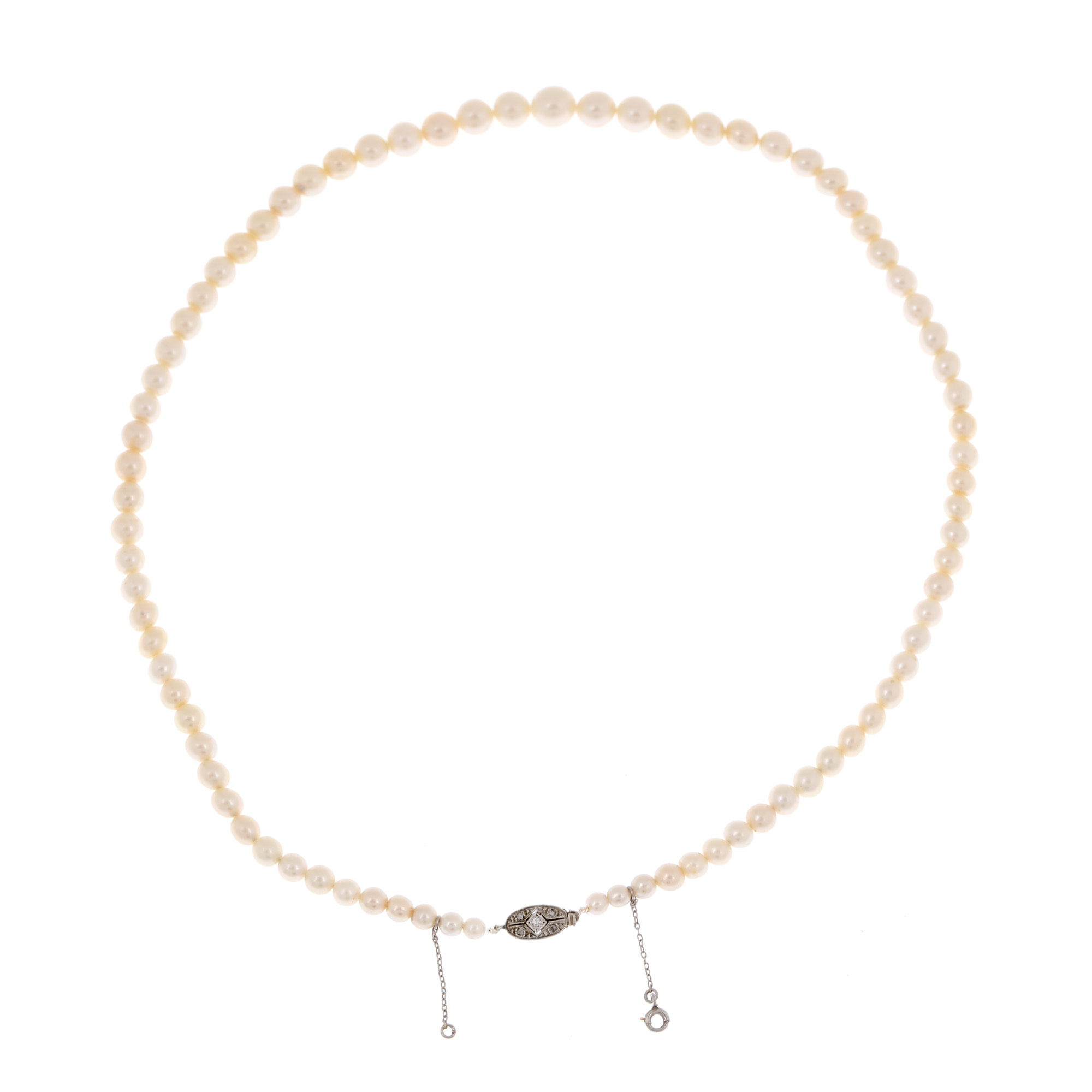 Pearl necklace with white gold clasp, adorned with diamonds