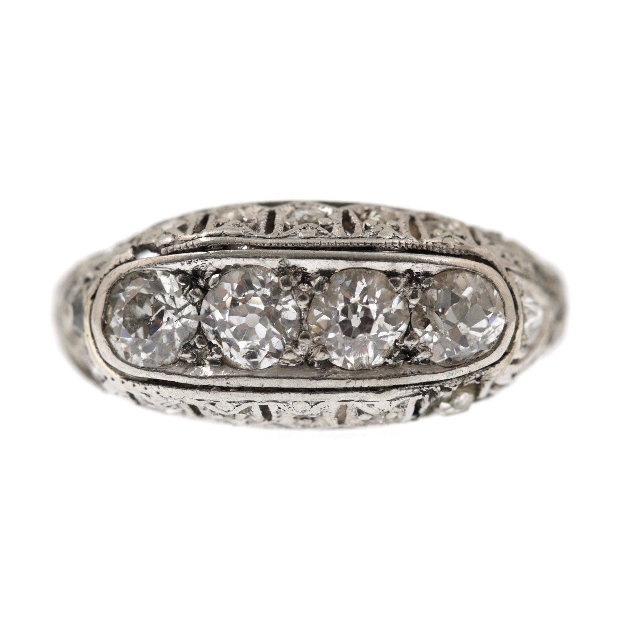 Inel Art Deco din aur alb, decorat cu diamante