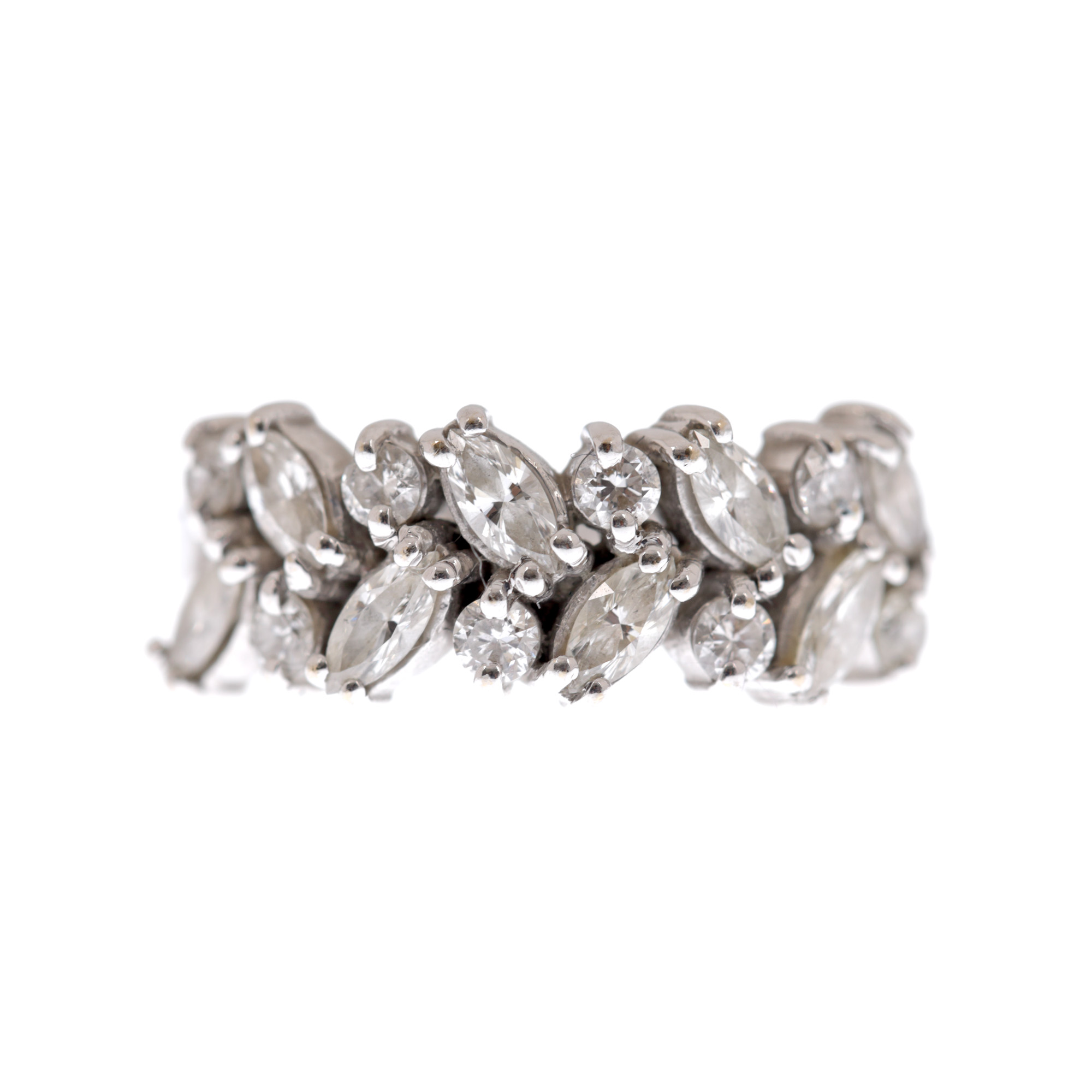 White gold ring, adorned with diamonds