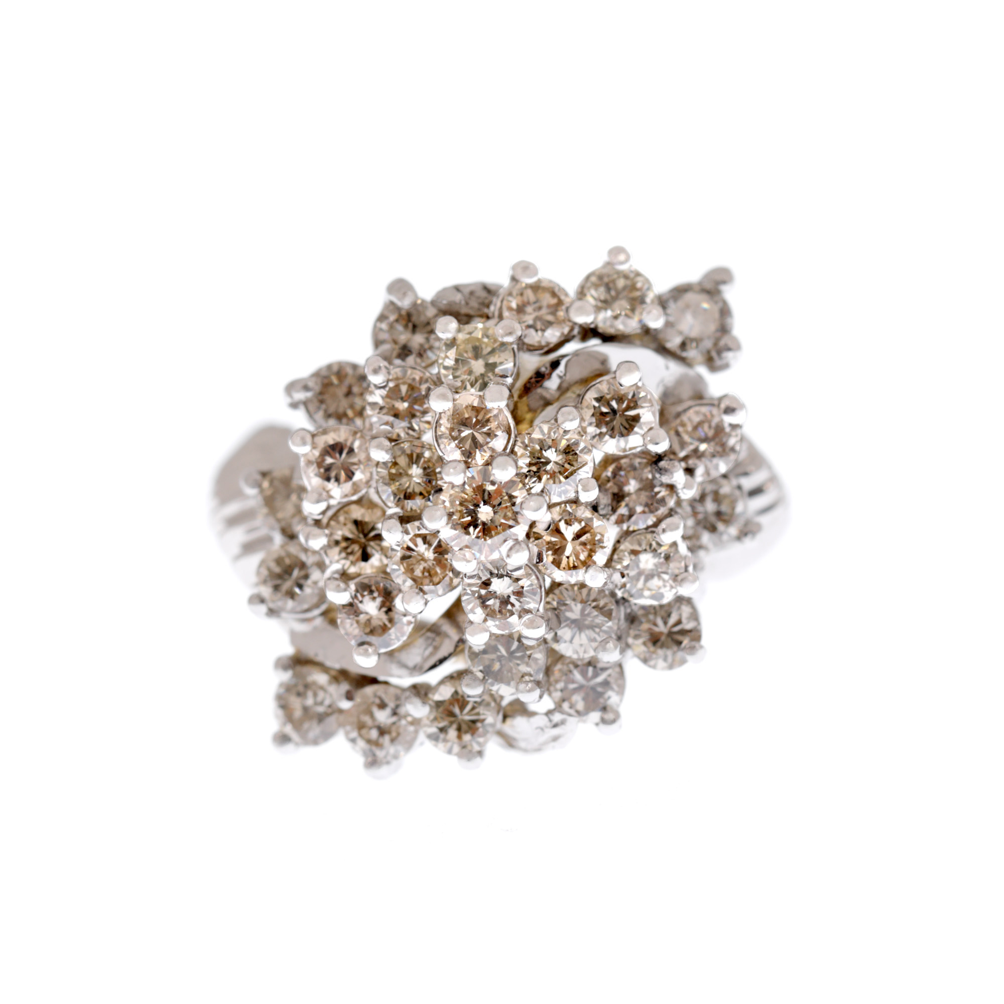 White gold ring, adorned with diamonds