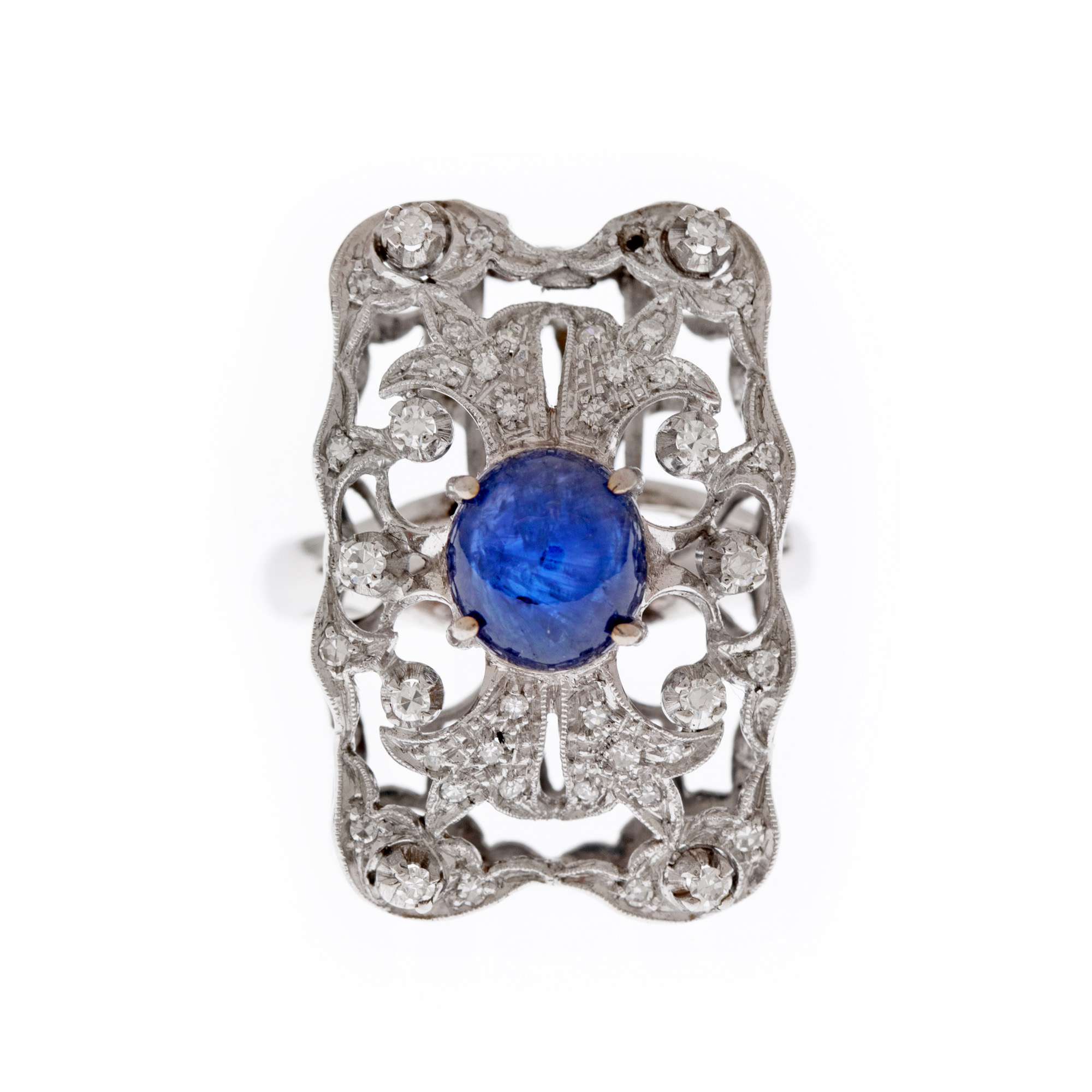 White gold ring, adorned with diamonds and central sapphire