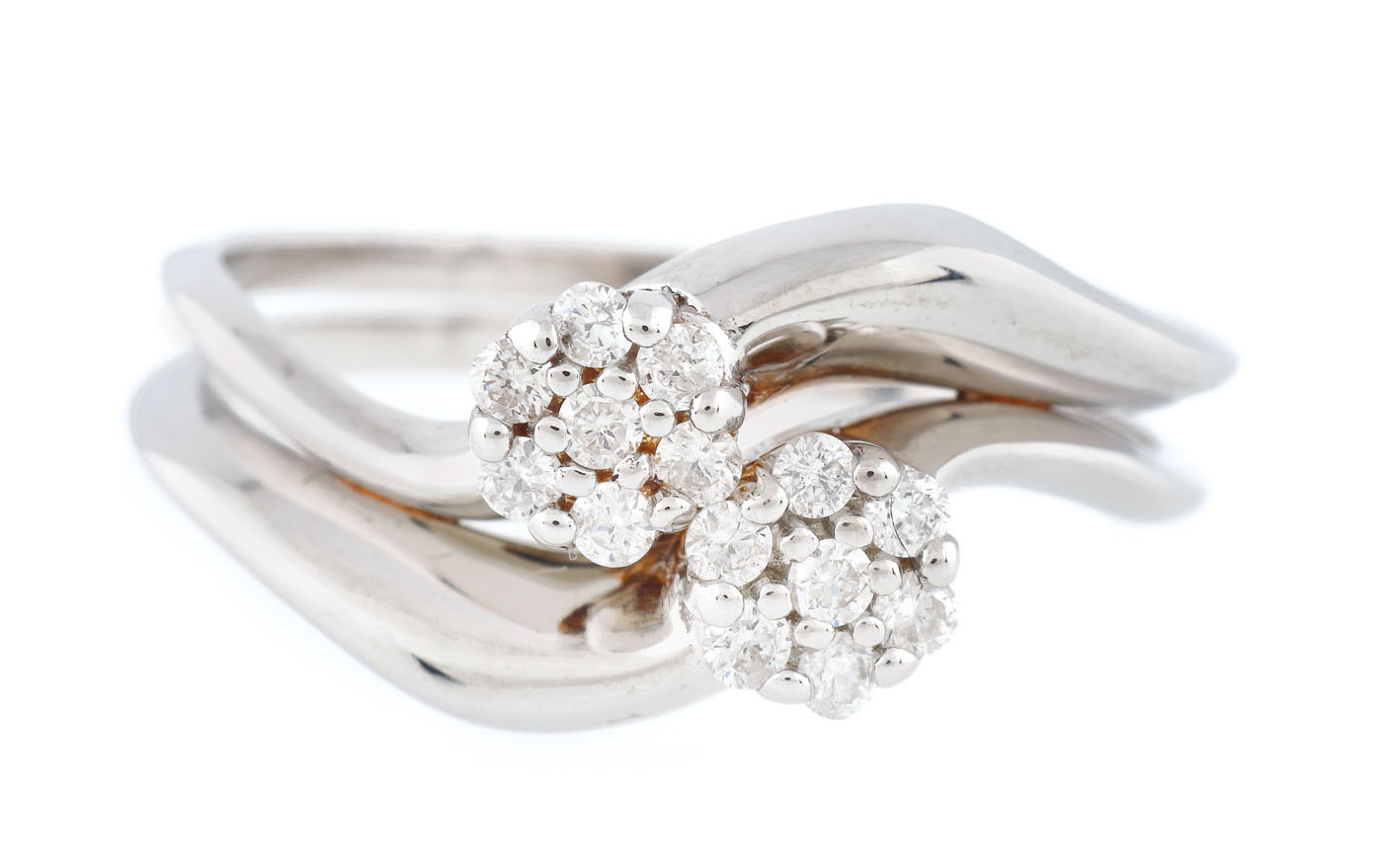 Inel din aur alb, decorat cu duet floral de diamante