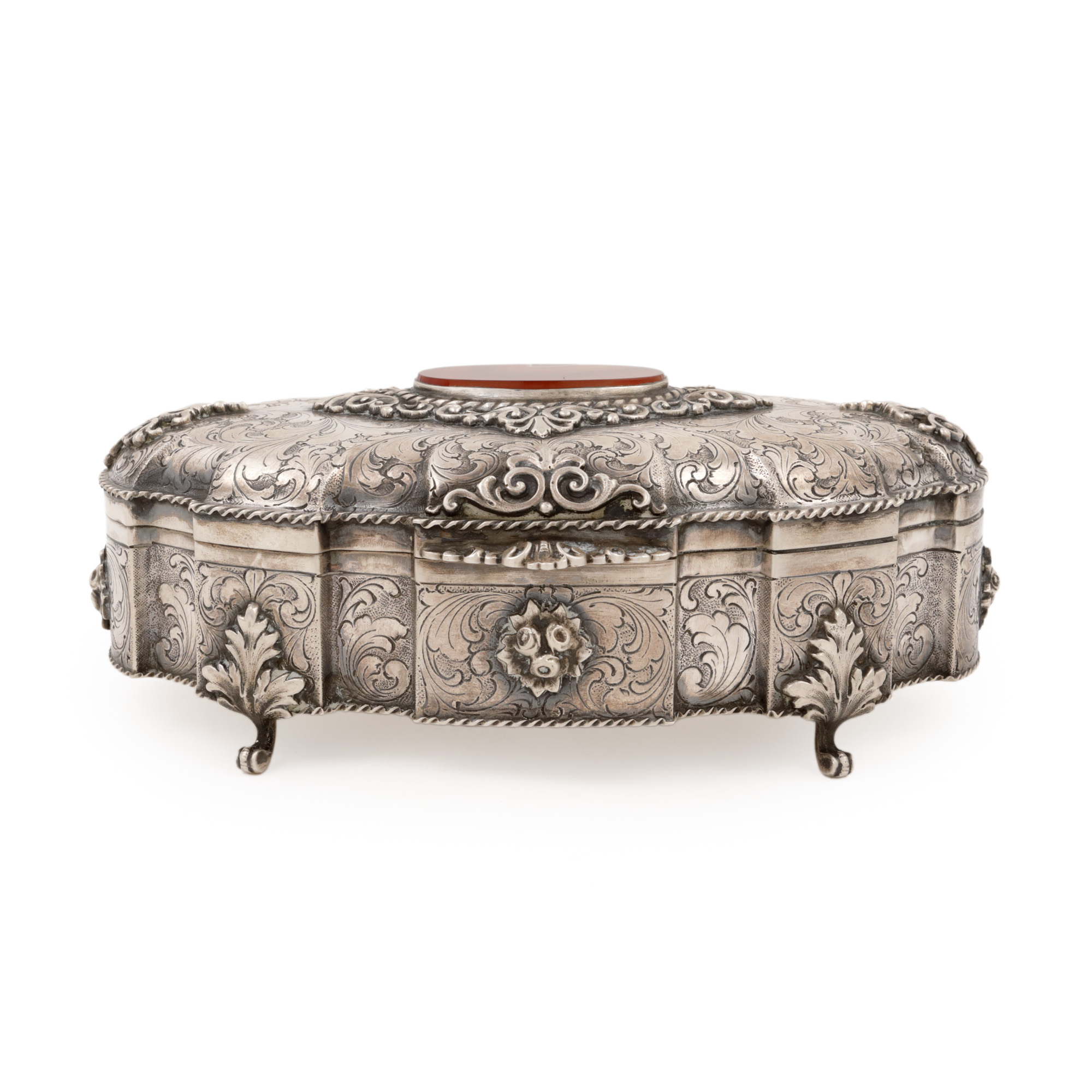 Silver box, decorated with agate