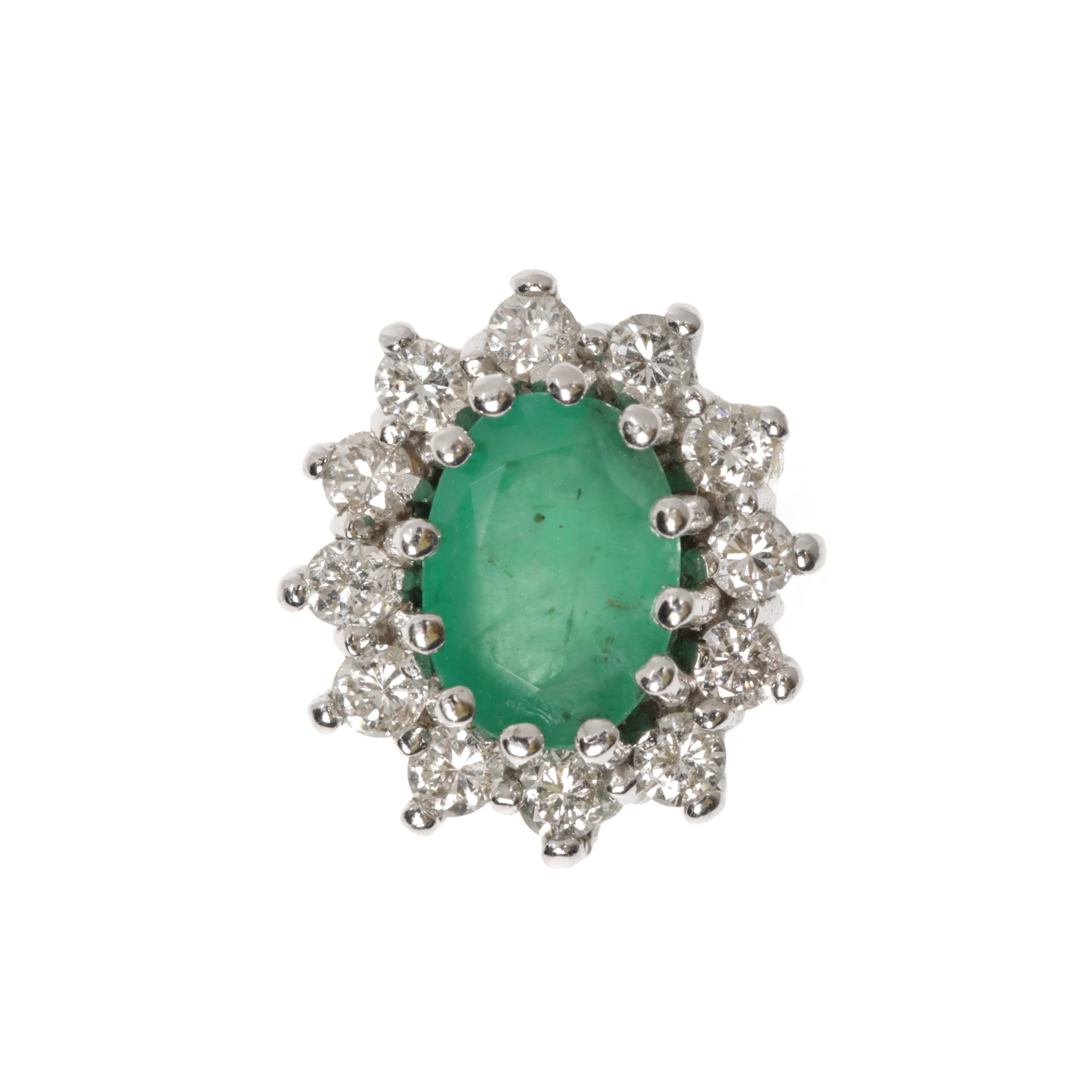 White gold pendant, decorated with a central emerald, surrounded by diamonds