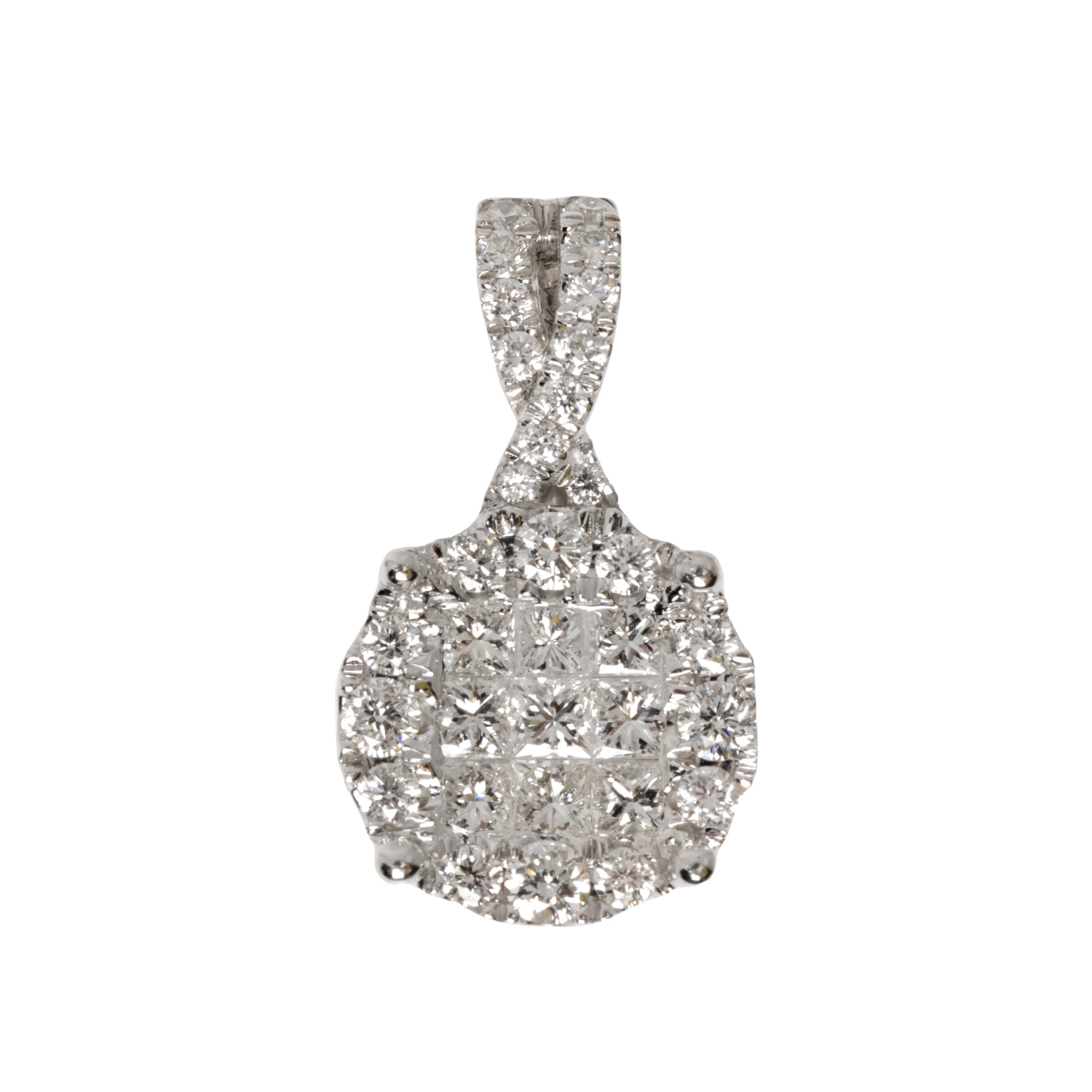 White gold pendant, decorated with a multitude of diamonds