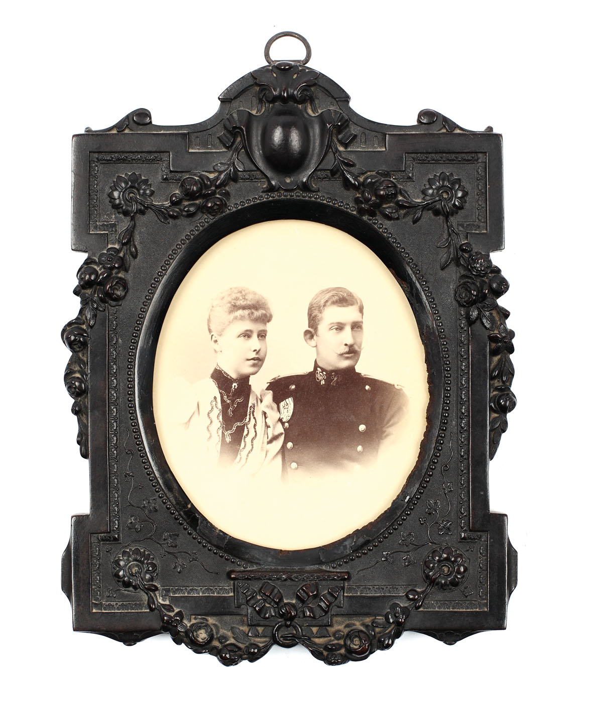 Fotografie de epocă reprezentându-i pe Principele Ferdinand şi pe Principesa Maria