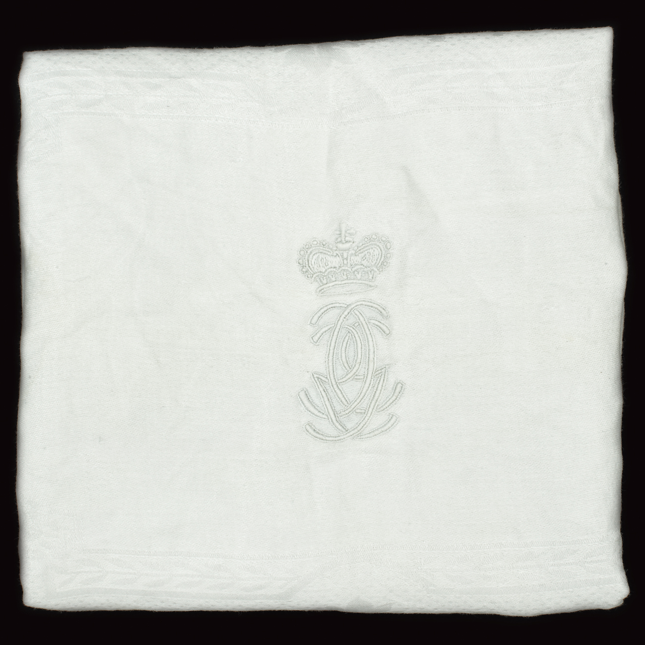 Linen napkin embroidered with princely insignia
