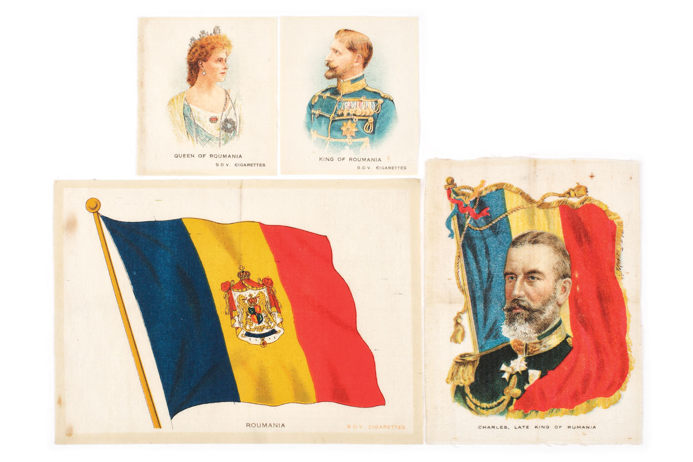 Lot format din 4 stampe pe mătase, regii României și tricolorul României în perioada regalistă, promoționale introduse în cutiile cu țigări de Fabrica de Țigarete Godfrey Philips