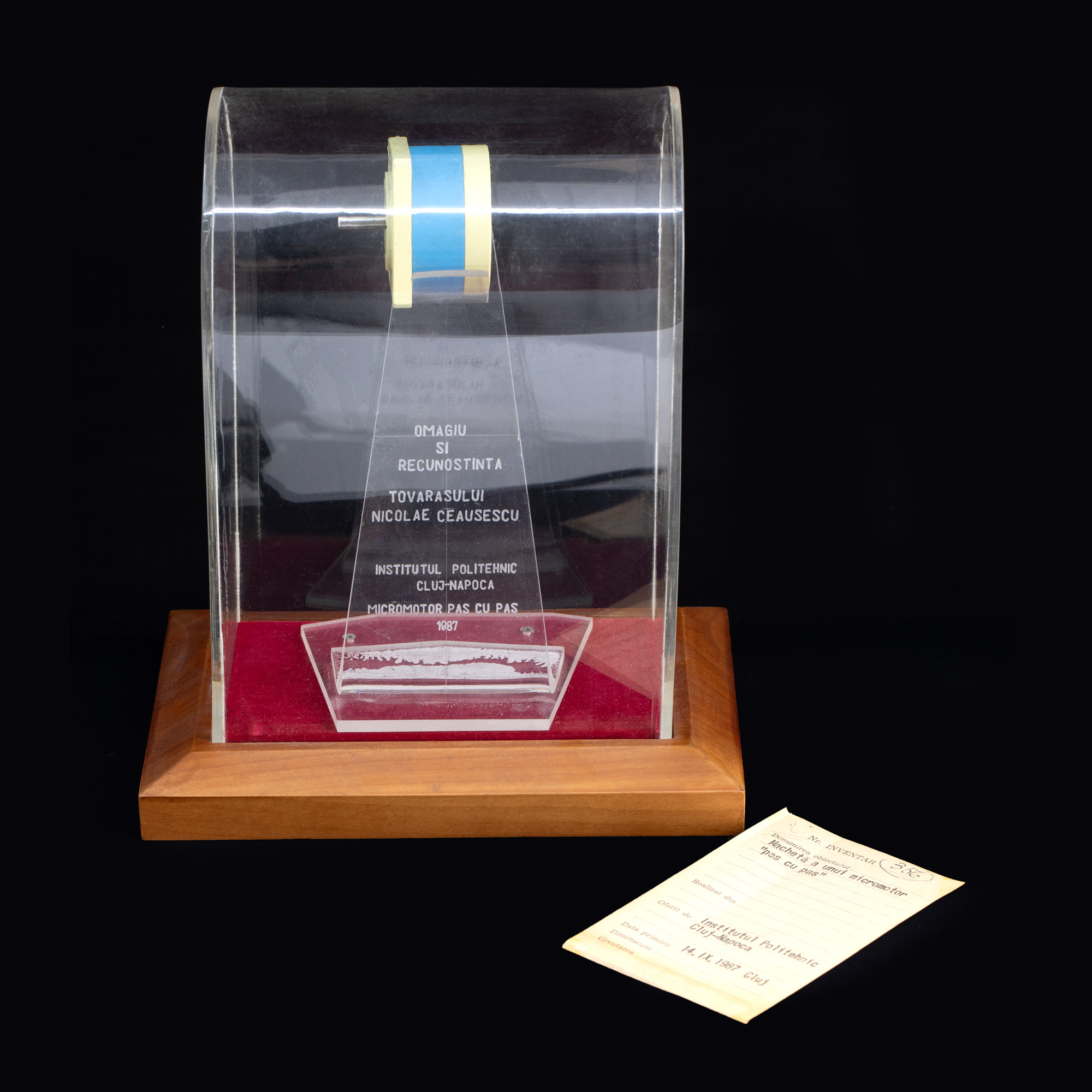Machetă a unui micro-motor "pas-cu-pas", primită din partea Institutului Politehnic Cluj-Napoca, 1987, însoțită de certificat R.A.A.P.P.S. 