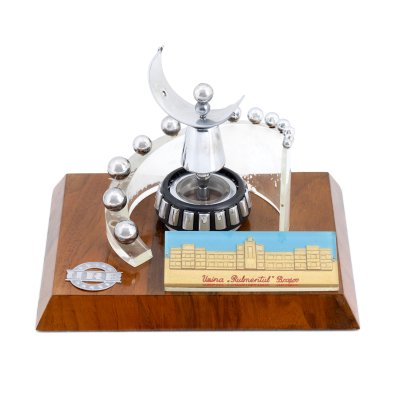 "Sculpture made of bearing parts, likely created for Nicolae Ceaușescu by the Brașov Bearing Factory and received as a gift on his last birthday (January 26, 1989), accompanied by a R.A.A.P.P.S. certificate."