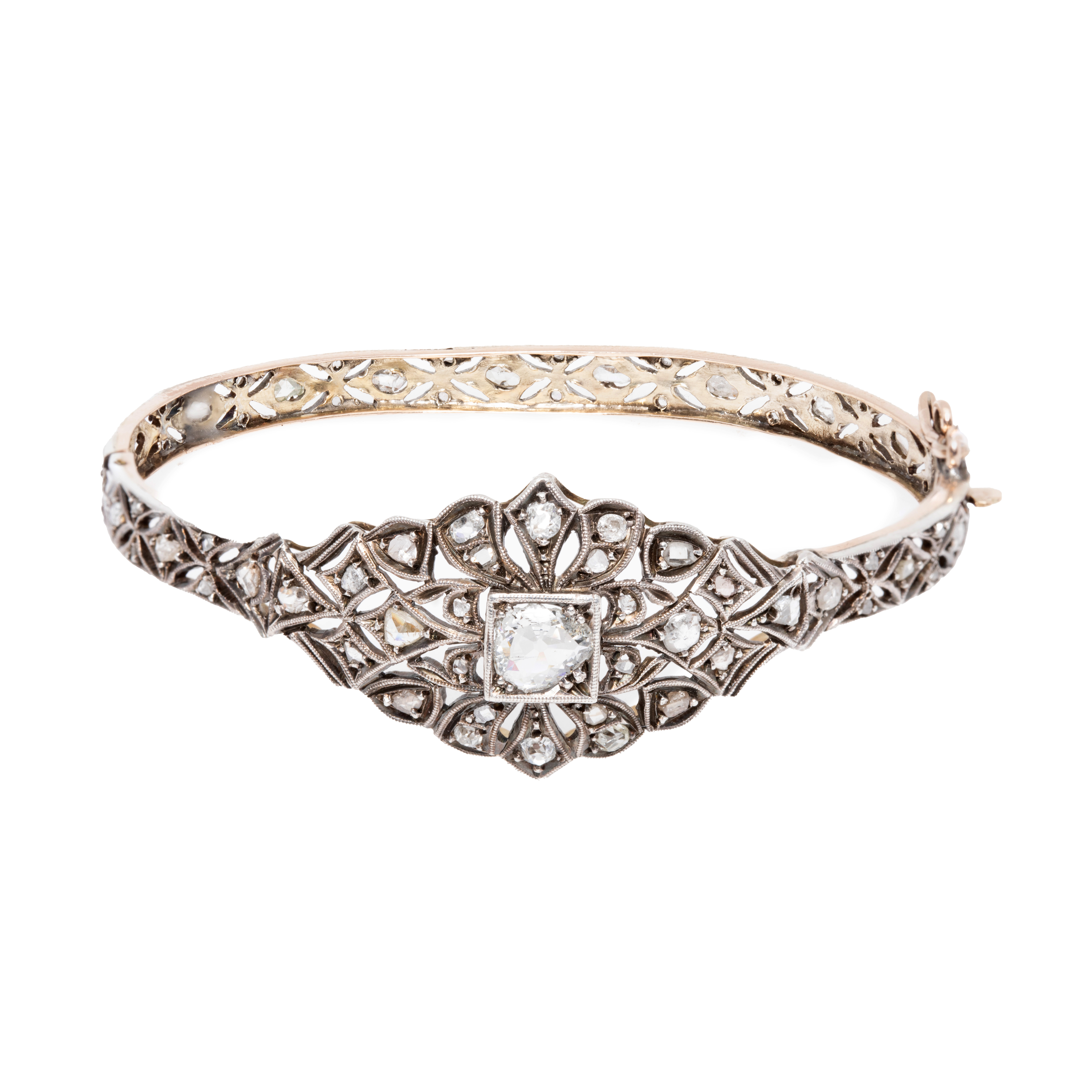 Art Deco Bracelet in Gold and Silver, Decorated with Diamonds