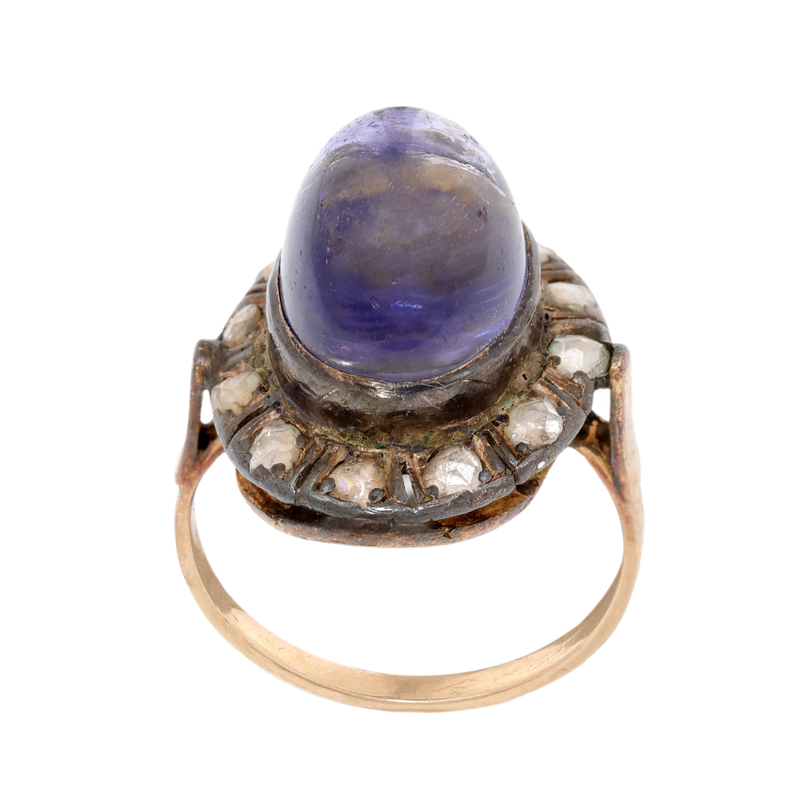 Gold ring, decorated with cabochon sapphire, surrounded by diamonds