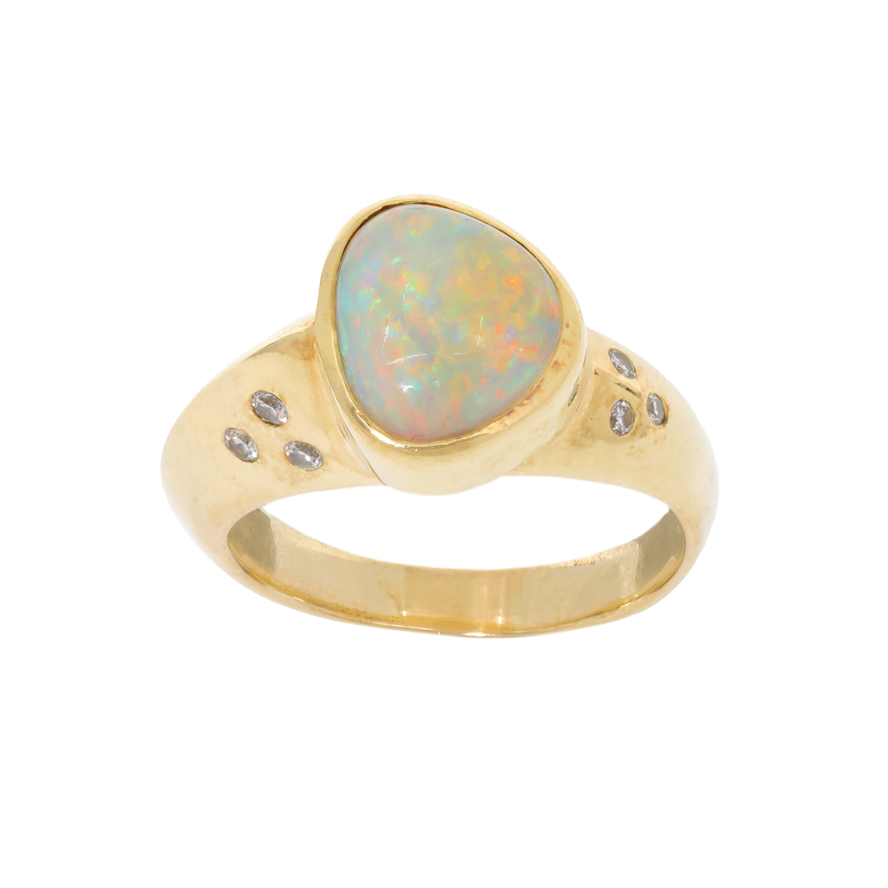 Gold ring decorated with opal and diamonds