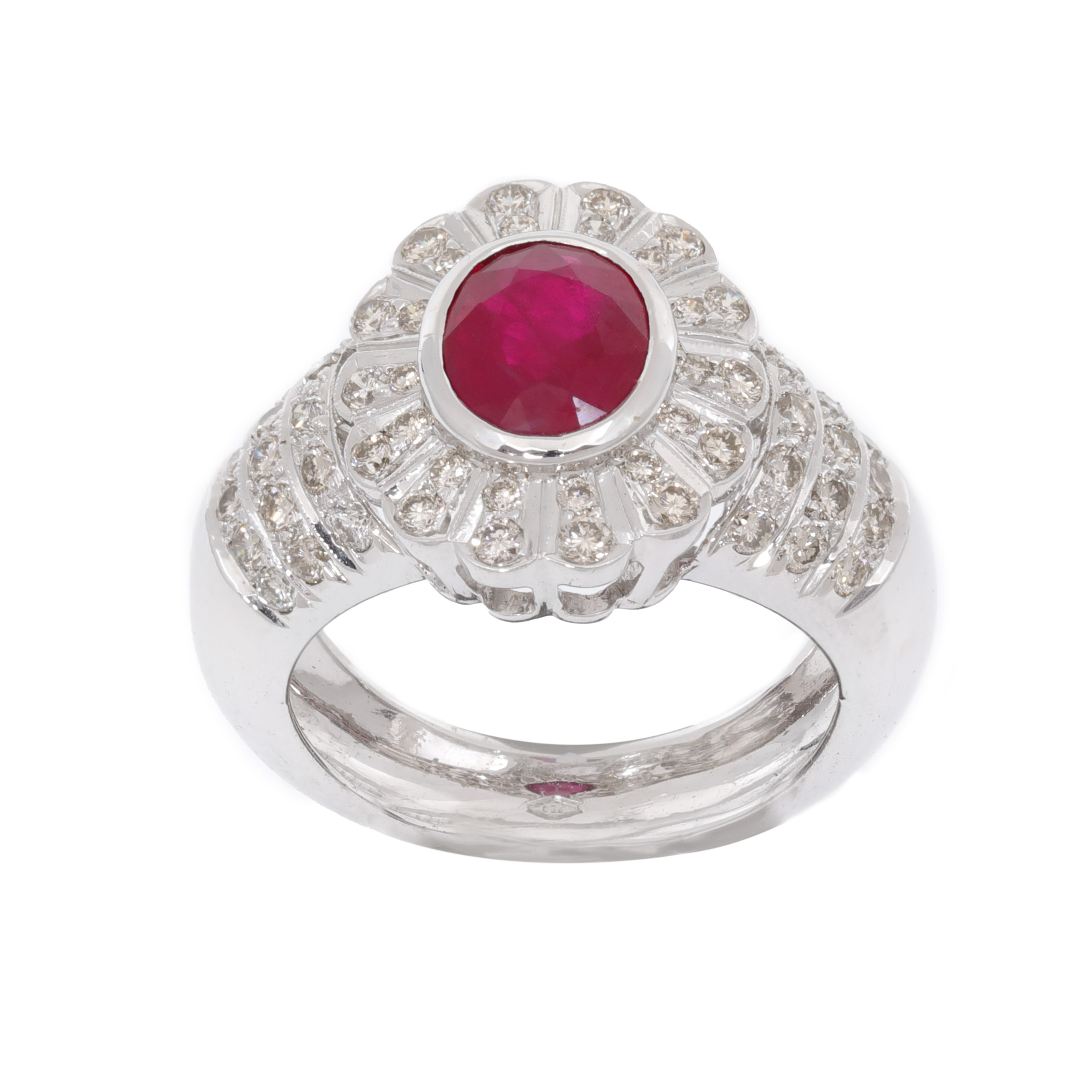 White gold ring, decorated with rubies in a diamond entourage