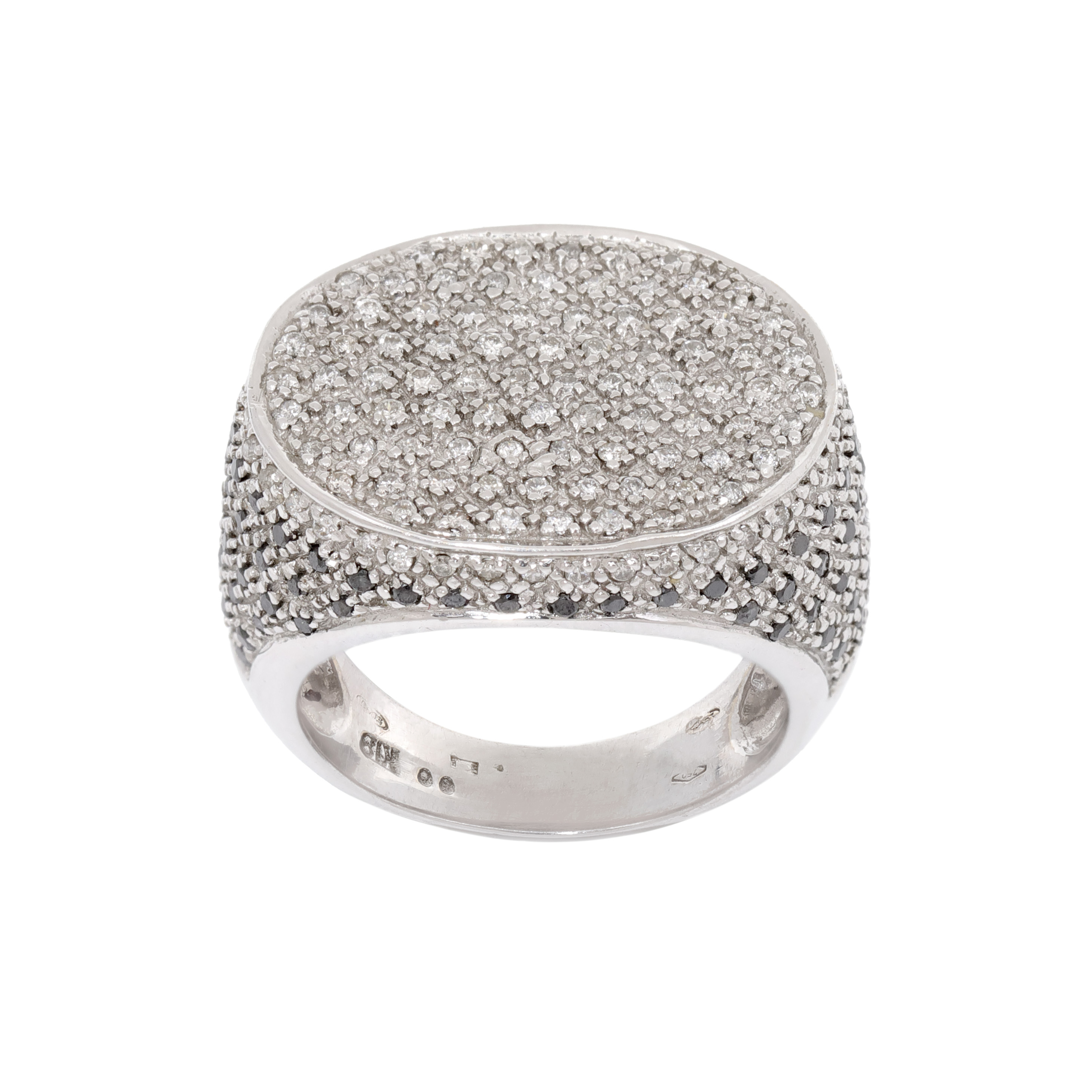 White gold ring, decorated with pave white and black diamonds
