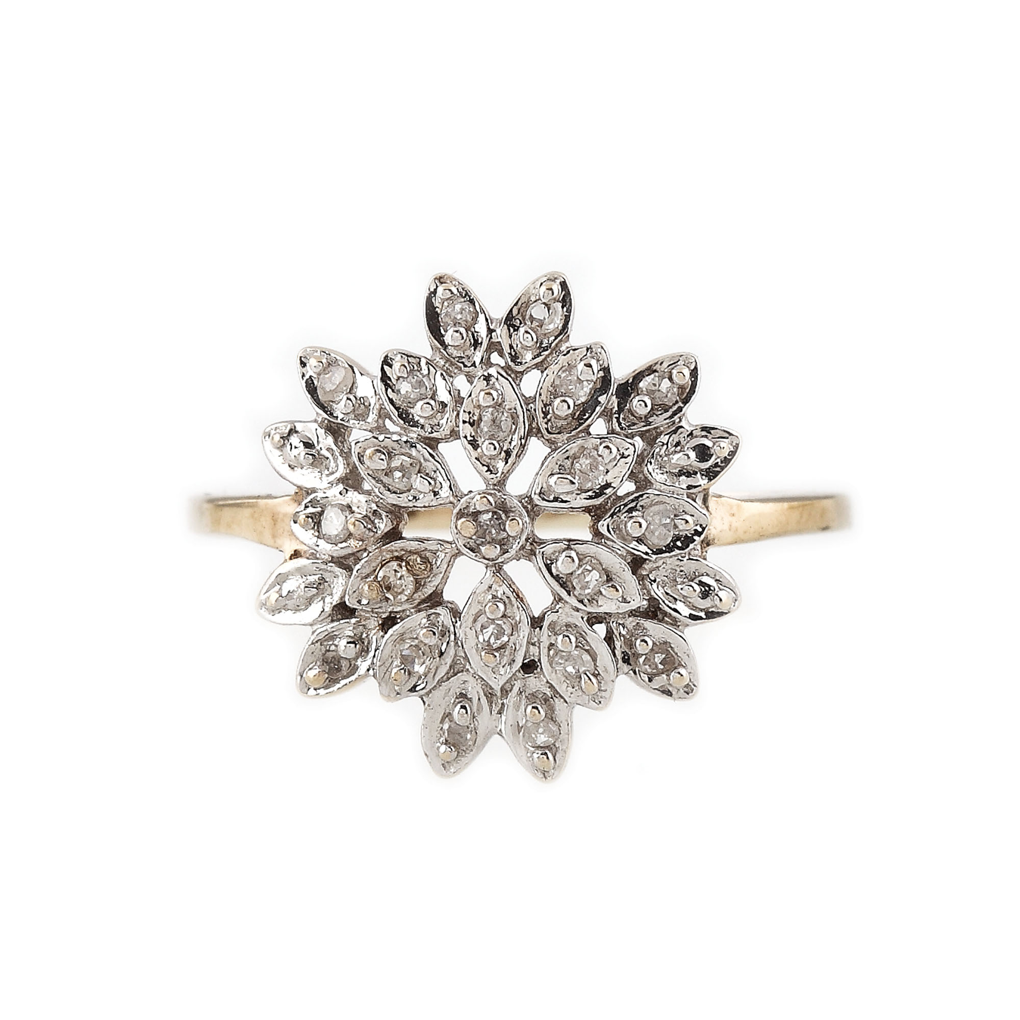 "Snow" - inel din aur, decorat cu diamante