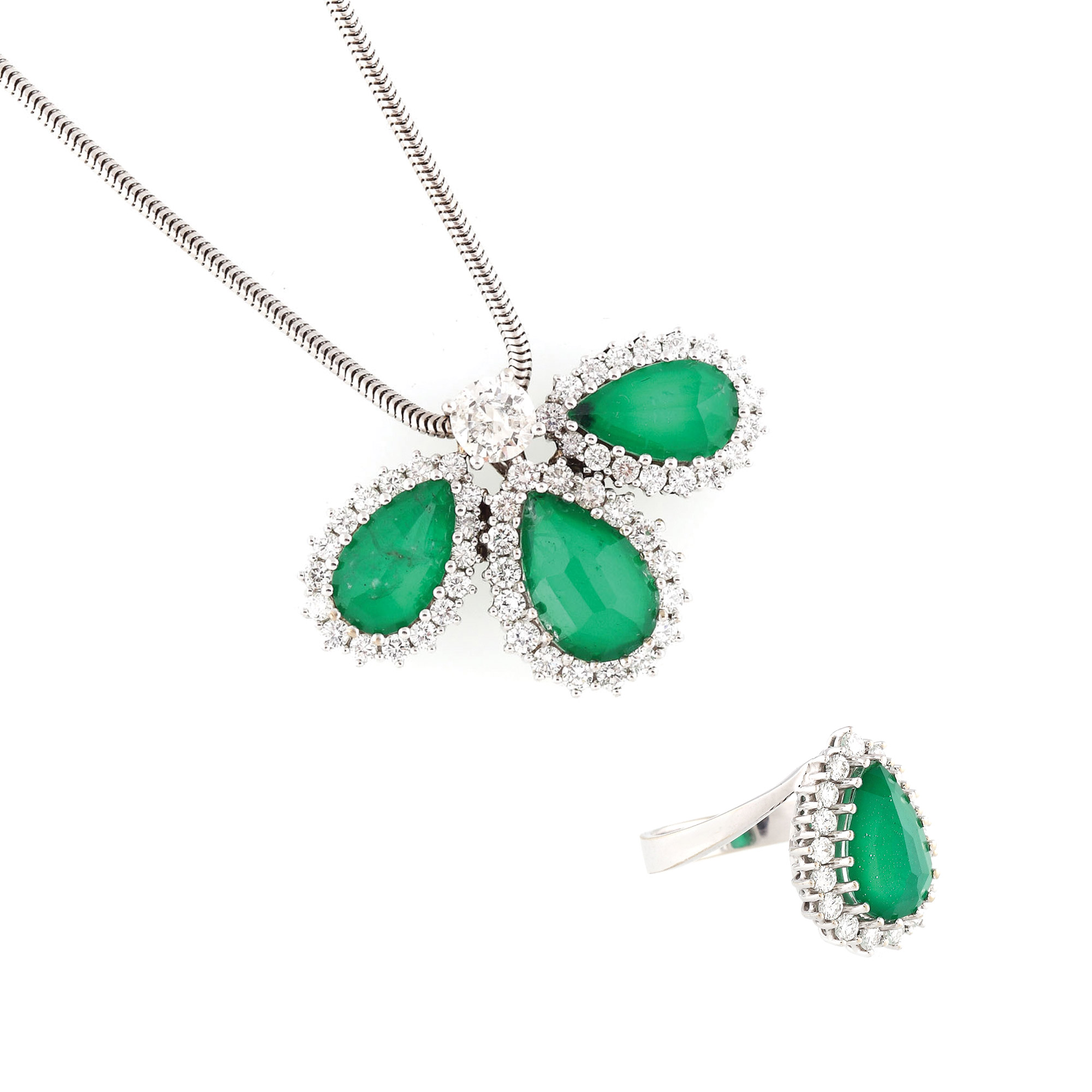 Set consisting of a white gold necklace and a white gold ring, ornate with green quartzes entoured by diamonds