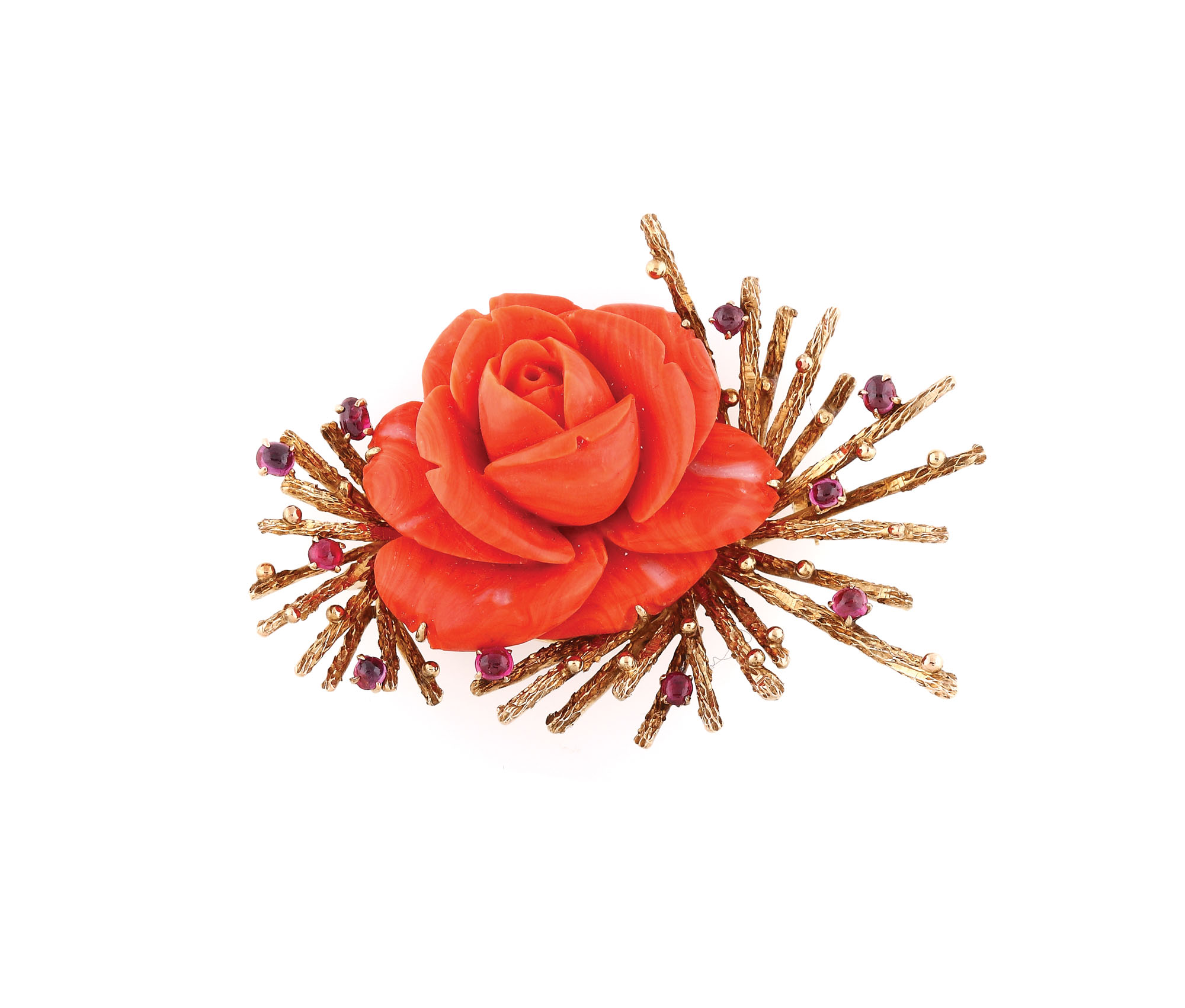 Splendid gold brooch, decorated with a rose carved in coral and rubies