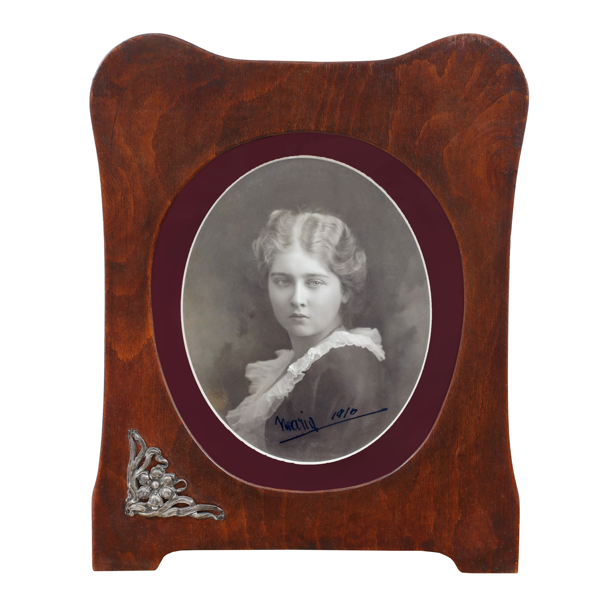 Photograph illustrating Princess Maria (Mignon), signed holographically, 1910, in a period frame of Art Nouveau inspiration