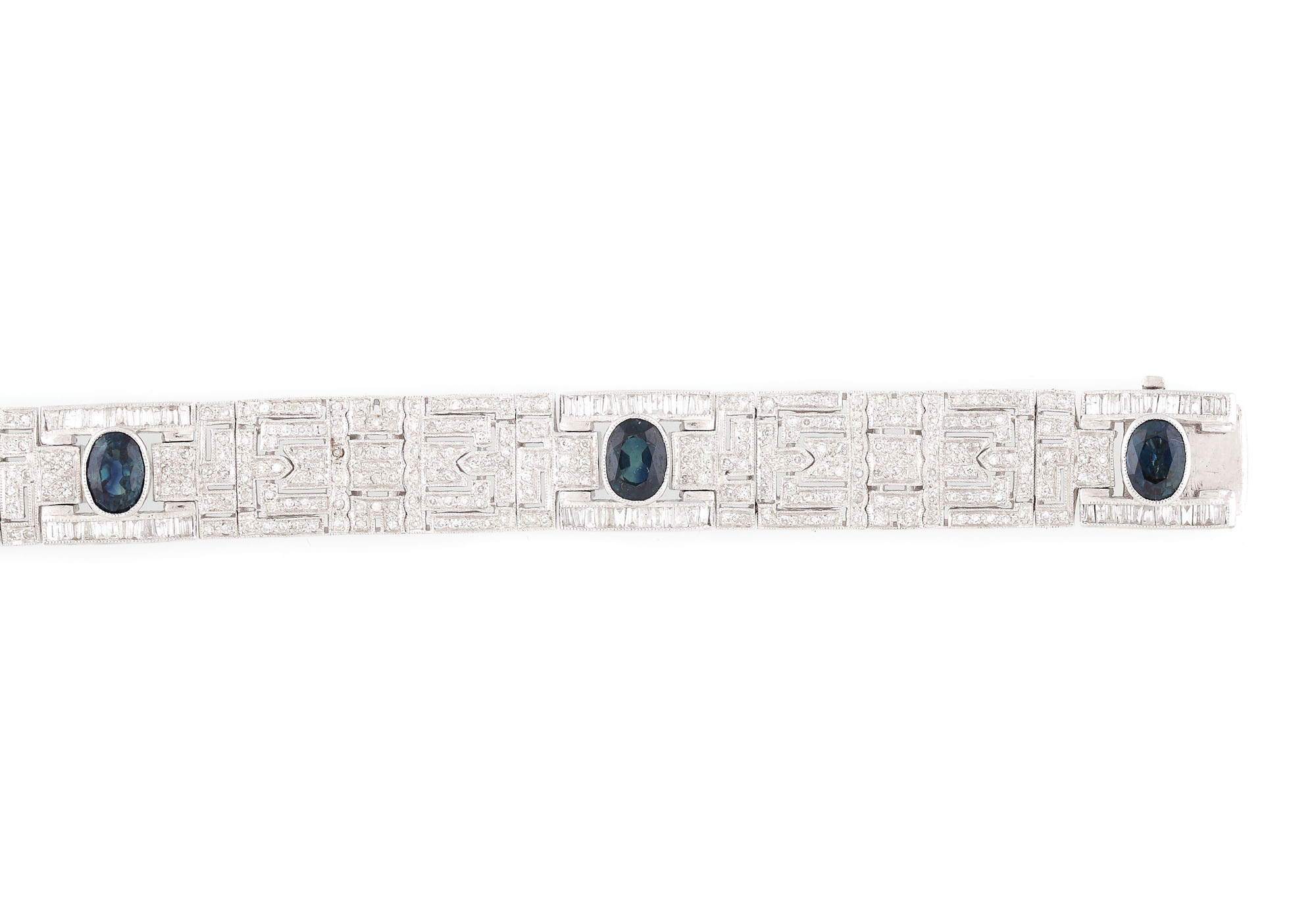 Brăţară Art Deco, din aur alb, ornată cu diamante și safire