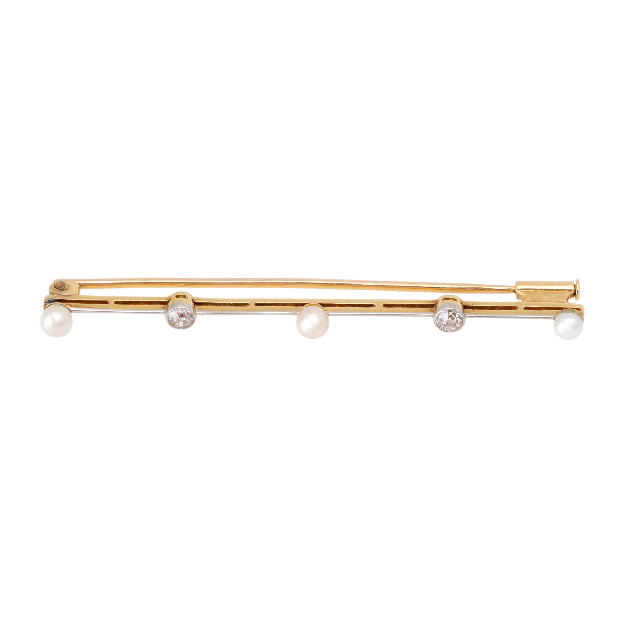 Gold brooch, decorated with alternating pearls and diamonds
