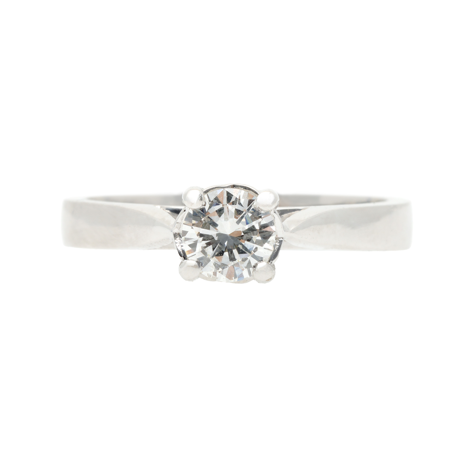 White gold ring, decorated with solitaire diamond