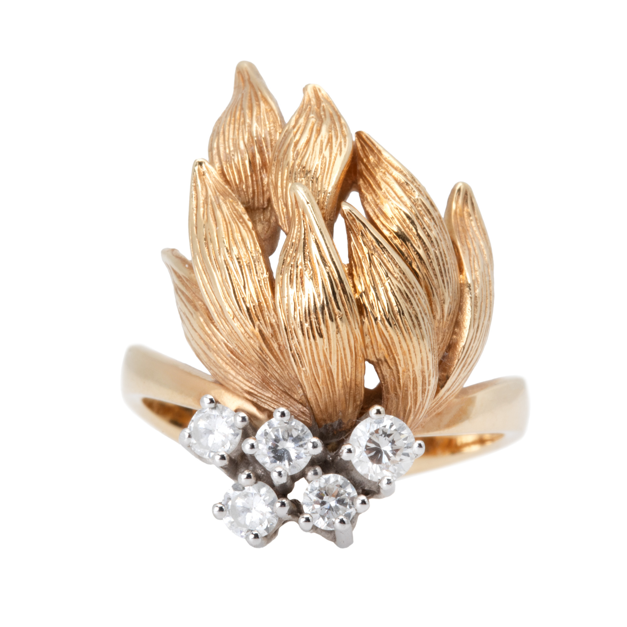 Bicolor gold ring, in the form of a stylized flower, decorated with diamonds
