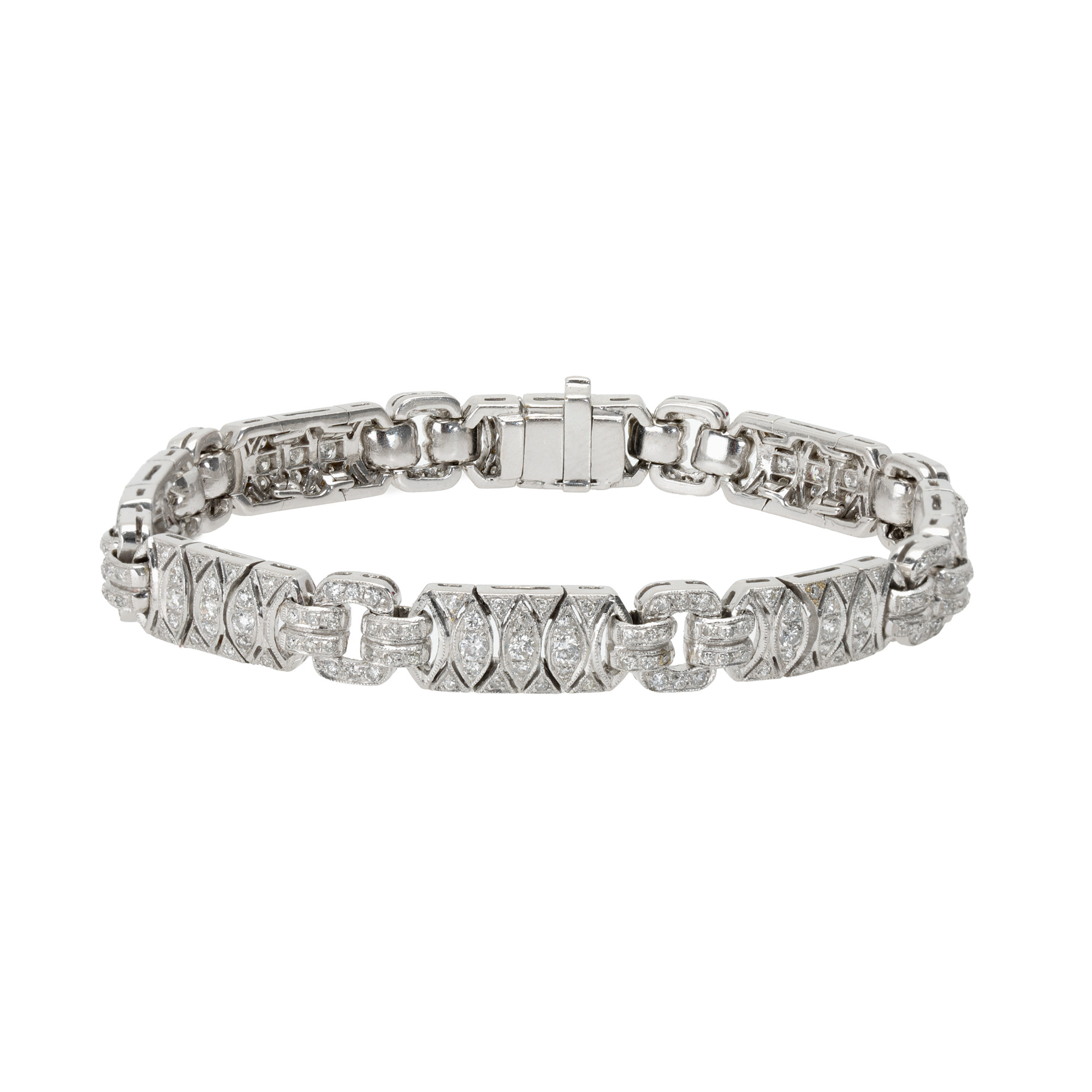 White gold bracelet, decorated with diamonds
