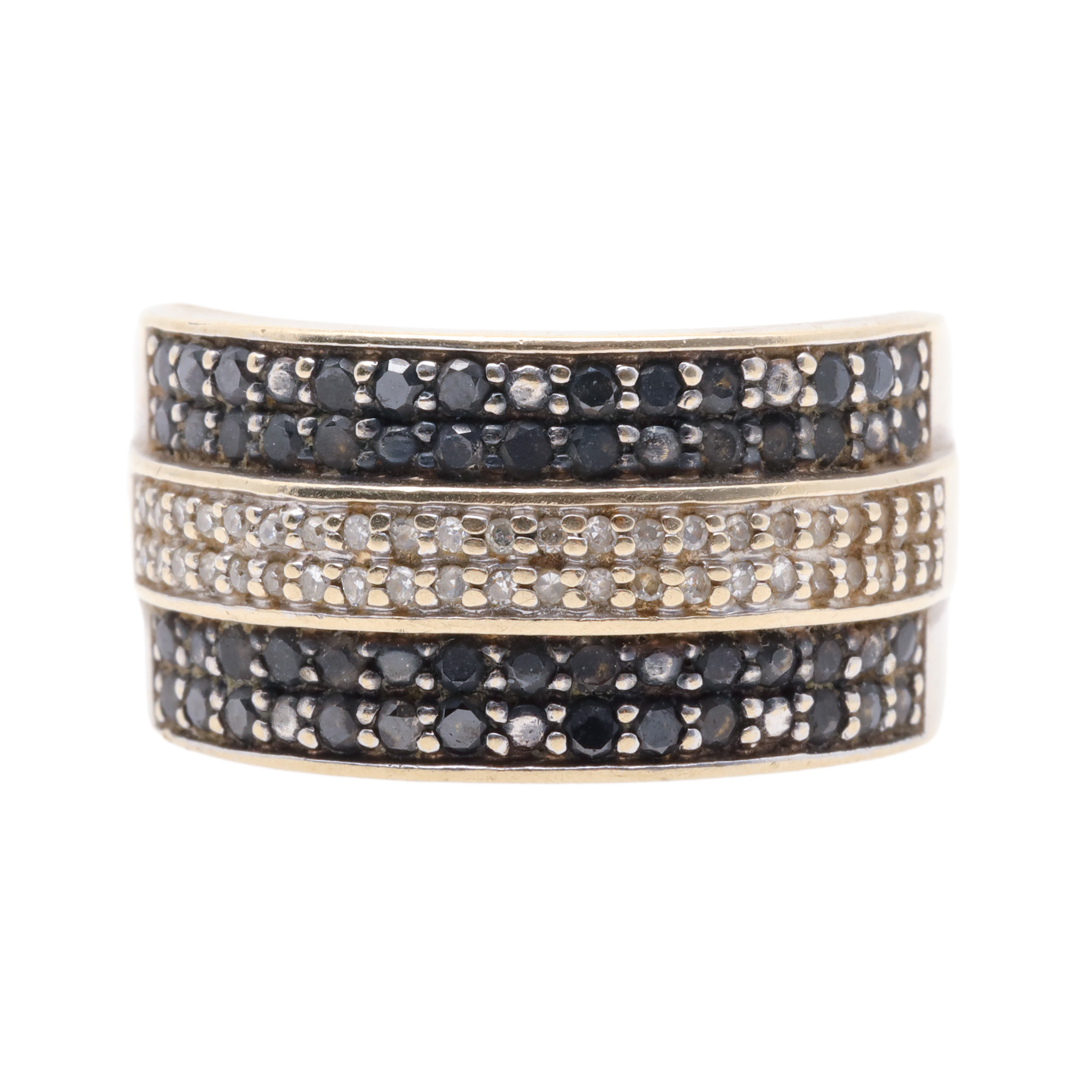 White gold ring, decorated with sapphires and diamonds