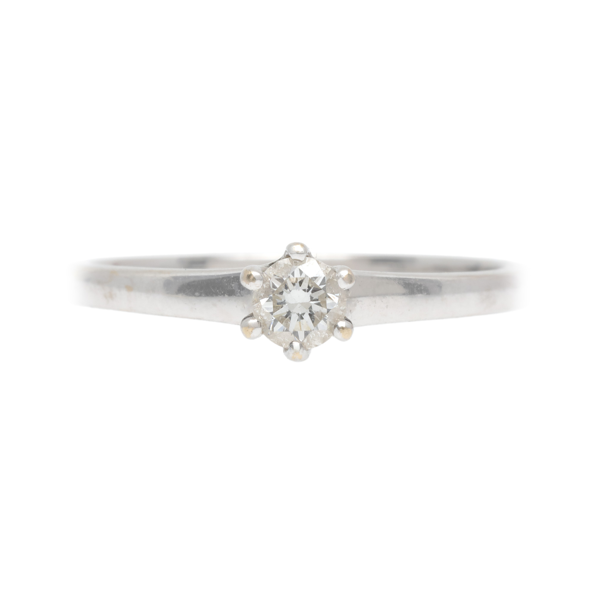 Inel din aur alb, decorat cu un diamant solitaire