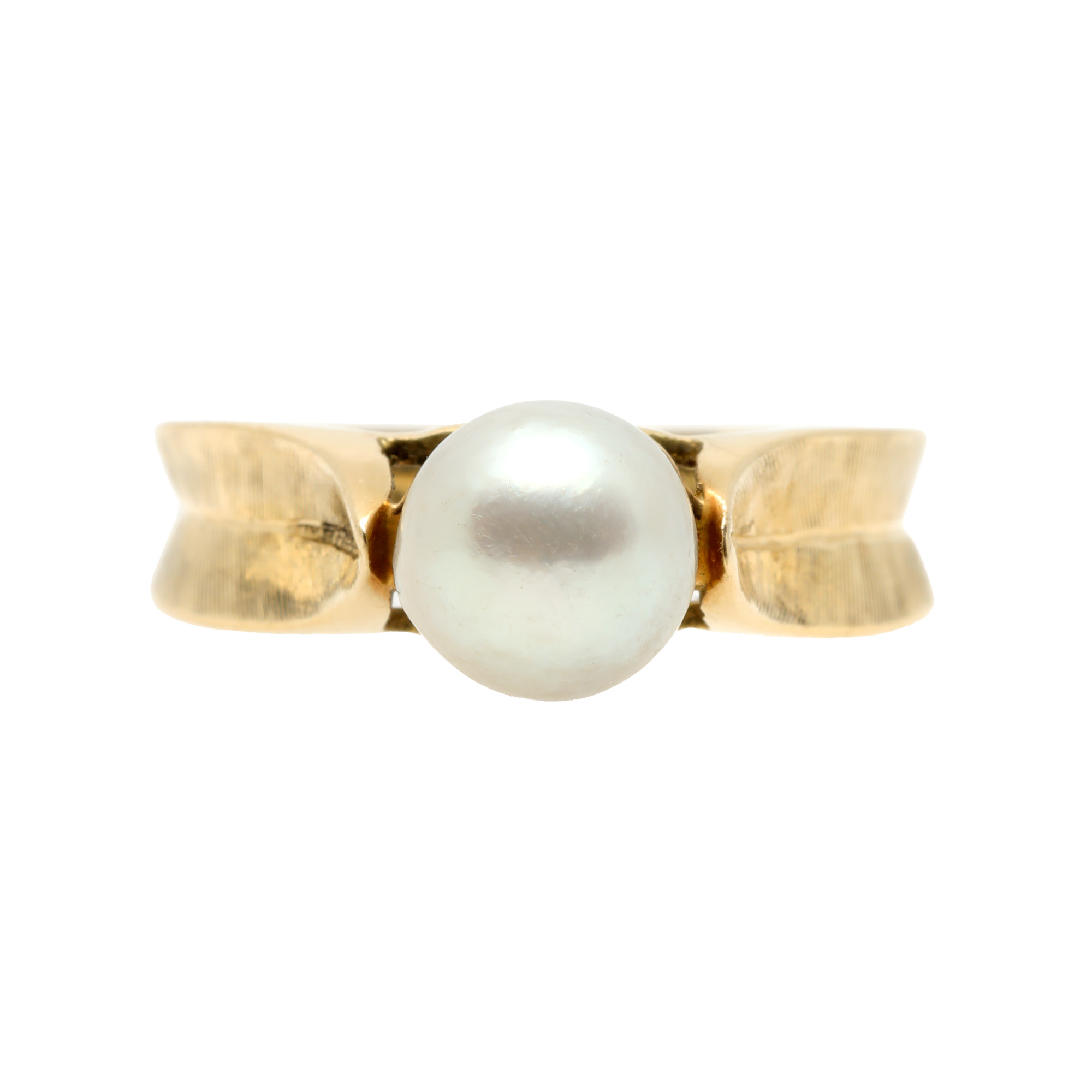 Inel din aur, decorat cu perlă
