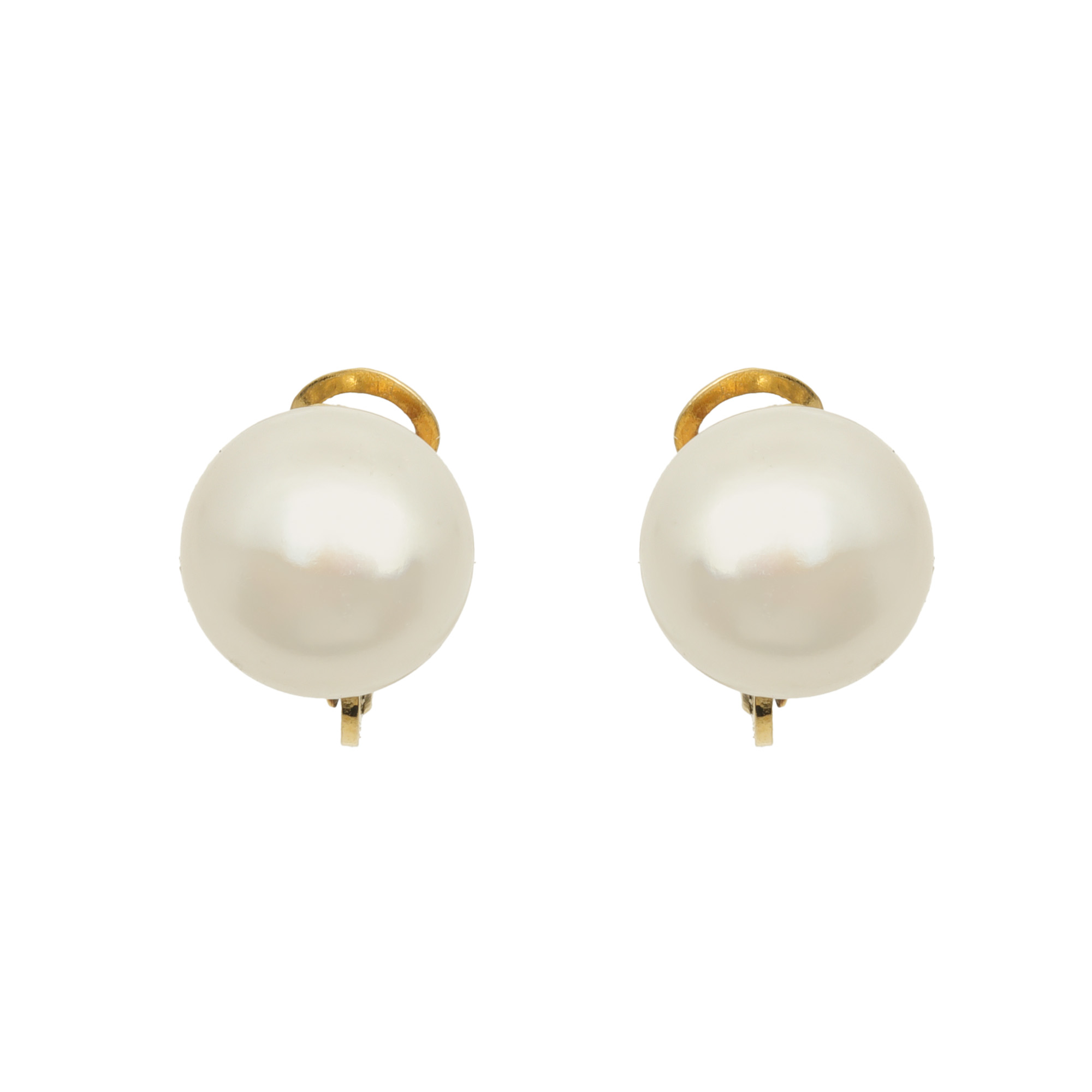 Pair of gold earrings, decorated with pearls