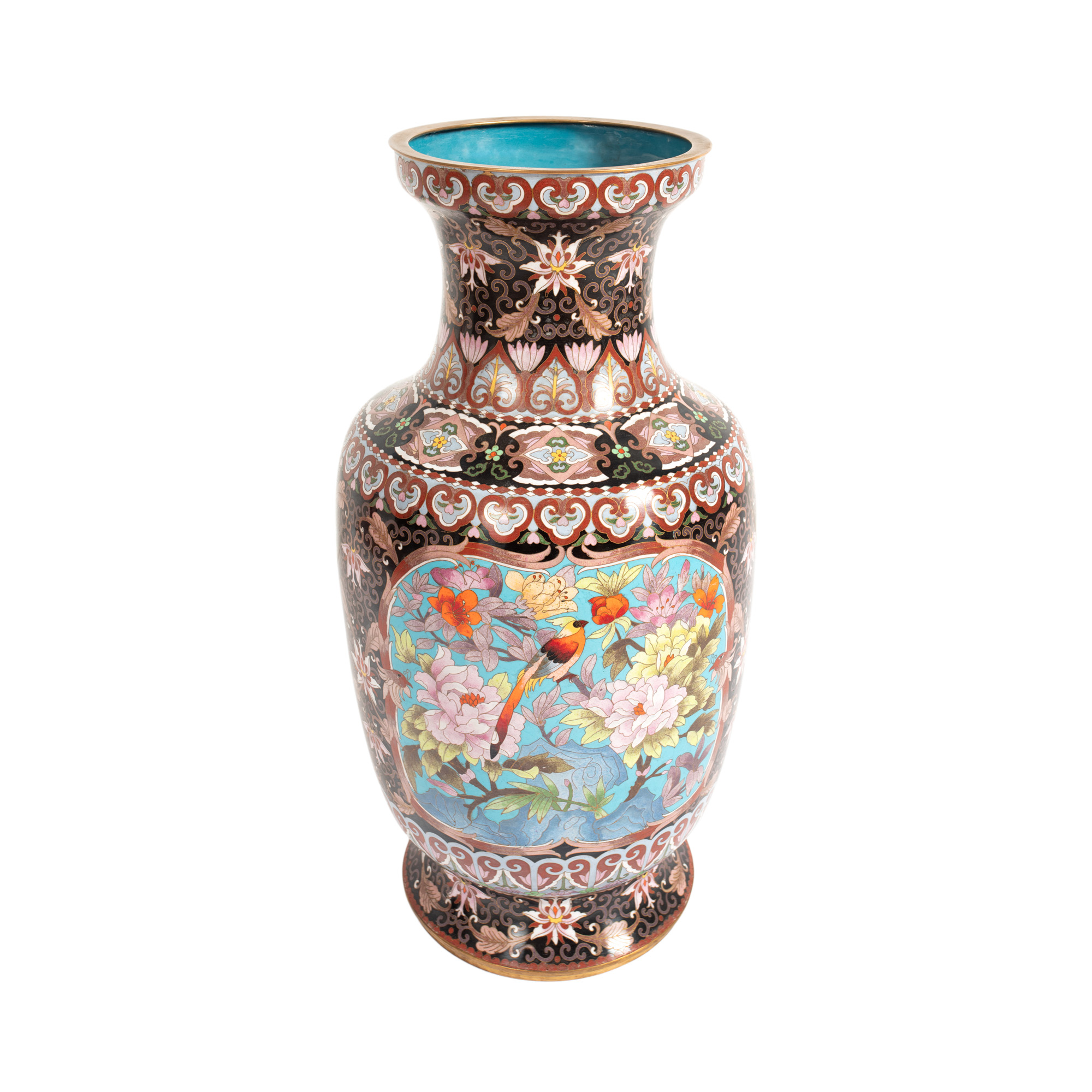 Vază cloisonné din alamă, decorată cu flori și păsări exotice, China, prima jumătate a sec. XX