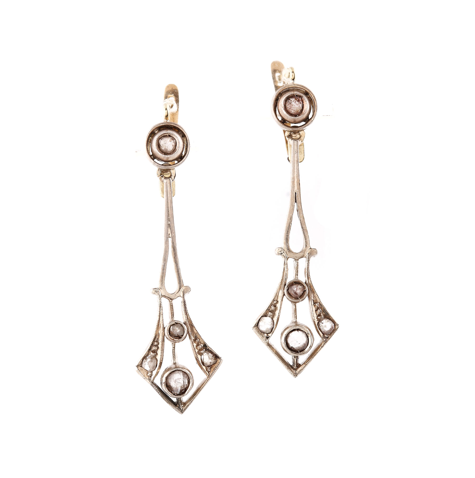Pair of gold Jugendstil earrings ornate with diamonds, ca. 1910