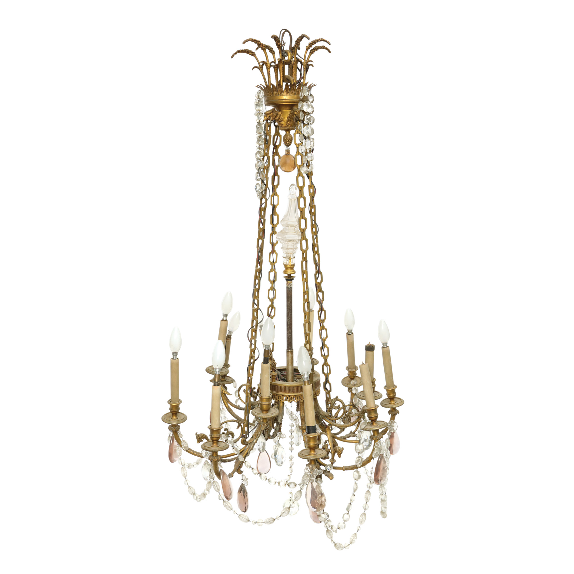 Candelabru Empire din bronz aurit, decorat cu palmette din cristal, sfârșitul sec. XIX, provine din colecția prof. Costin Murgescu și a cineastei Ecaterina Oproiu